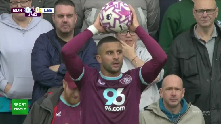 Burnley - Leeds: Min. 18. Walker centrează, iar Ugochukwo marchează cu capul.