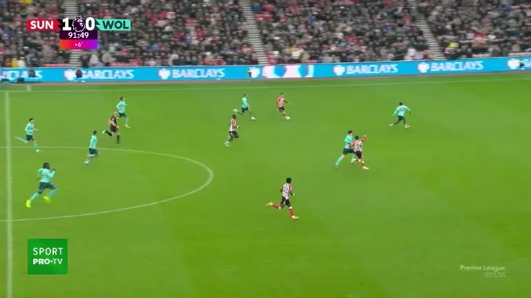 Sunderland &ndash; Wolves: Min. 90+2 Krejci &icirc;ncearcă să blocheze o pasă, dar deviază mingea &icirc;n propria poartă.