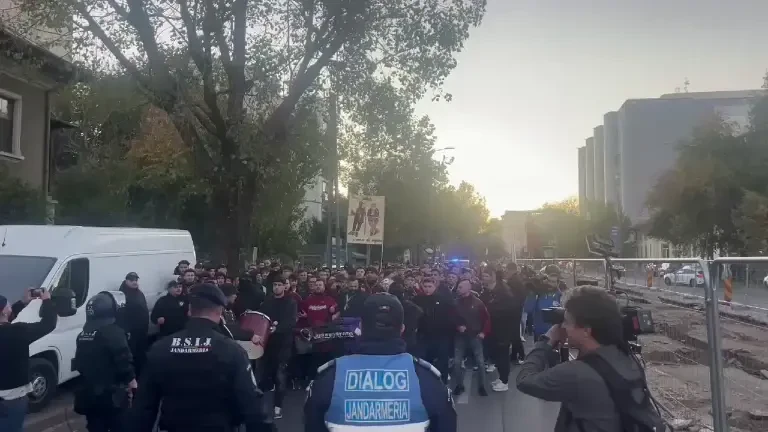 Fanii Rapidului, &icirc;n drum spre Arena Națională pentru meciul cu Dinamo (19.10.2025) [1]