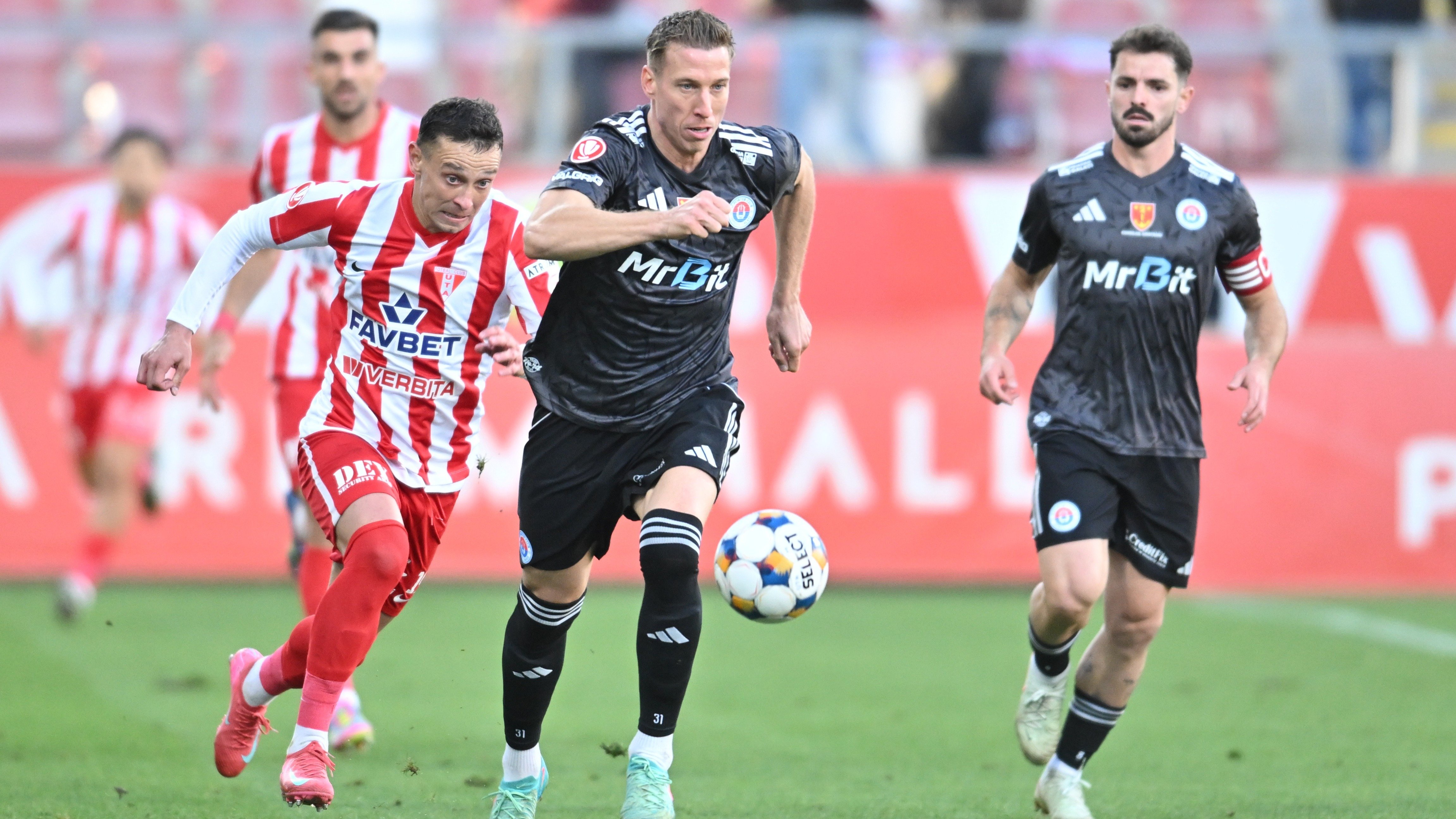 UTA &ndash; Oțelul 0-4: fostul star al FCSB-ului i-a ruinat pe arădeni printr-o prostie fotbalistică!