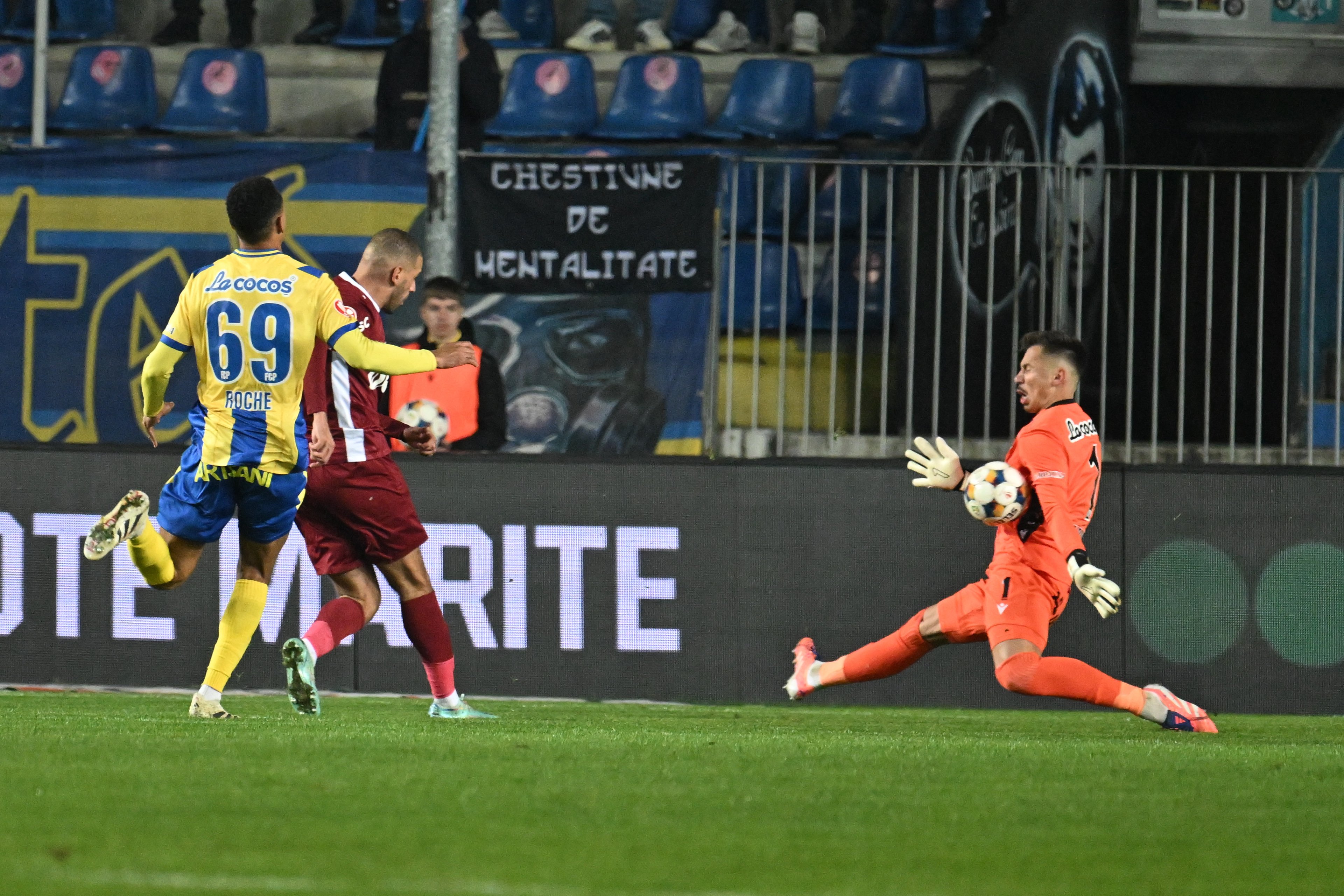 Islam Slimani, discurs incredibil după ce CFR a suferit o nouă &icirc;nfr&acirc;ngere: Putem lua titlul, fiecare meci e o finală!