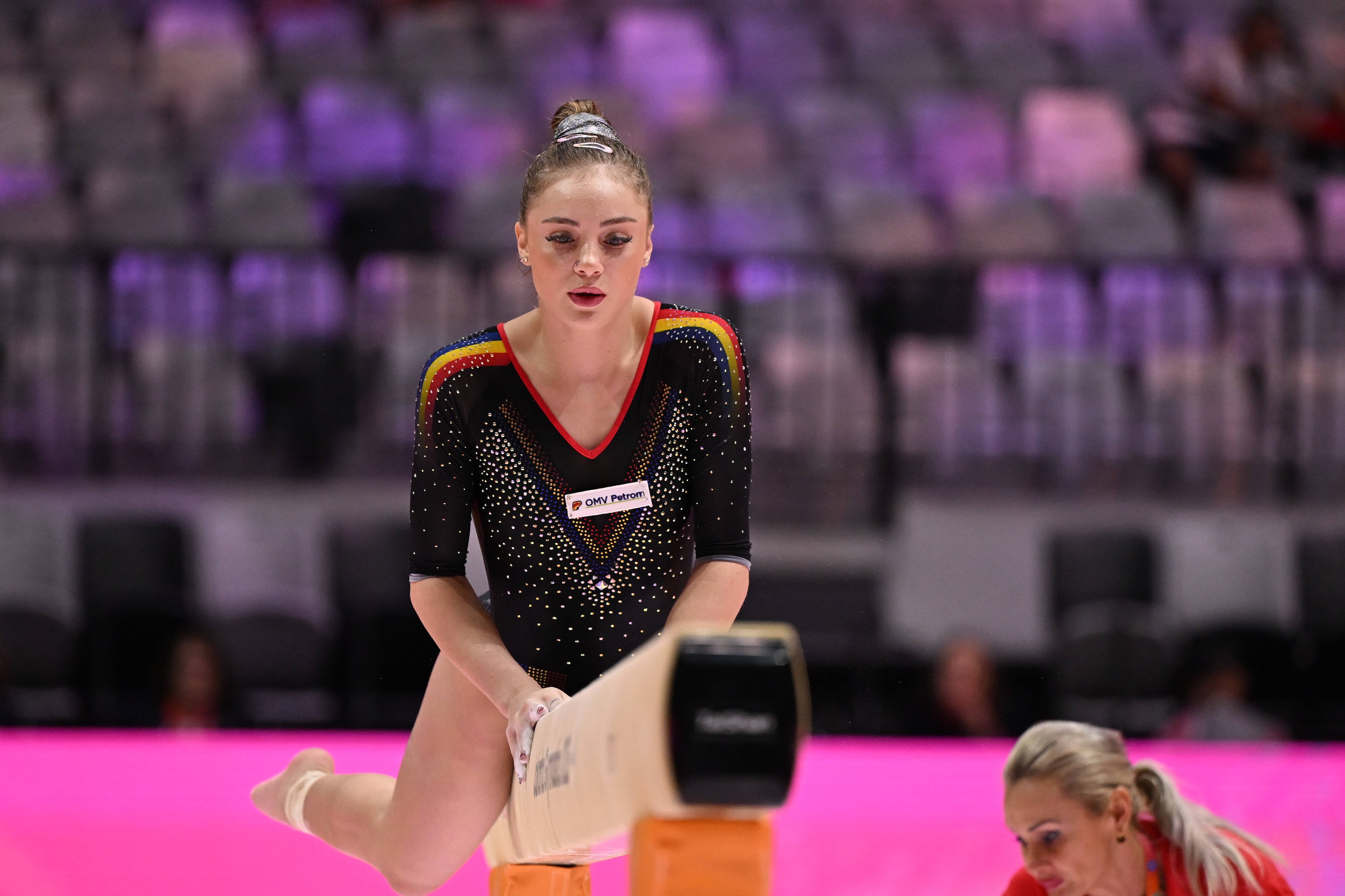 The Show Must Go On! Sabrina Voinea și Denisa Golgotă, calificări &icirc;n finale la Campionatul Mondial de gimnastică din Indonezia