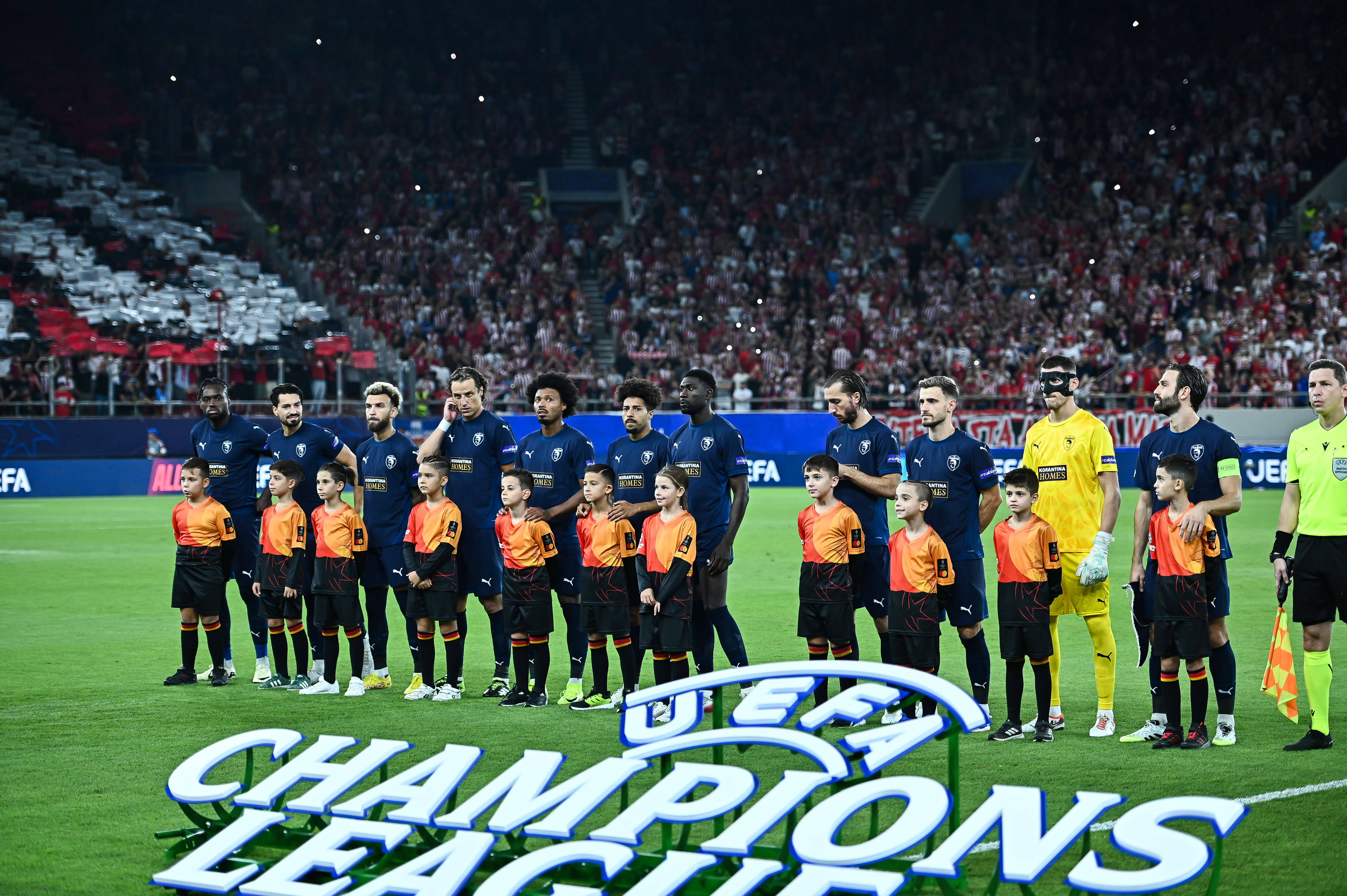 Record nedorit dobor&acirc;t &icirc;n meciul din Champions League &icirc;n care Vlad Dragomir a avut un gol anulat