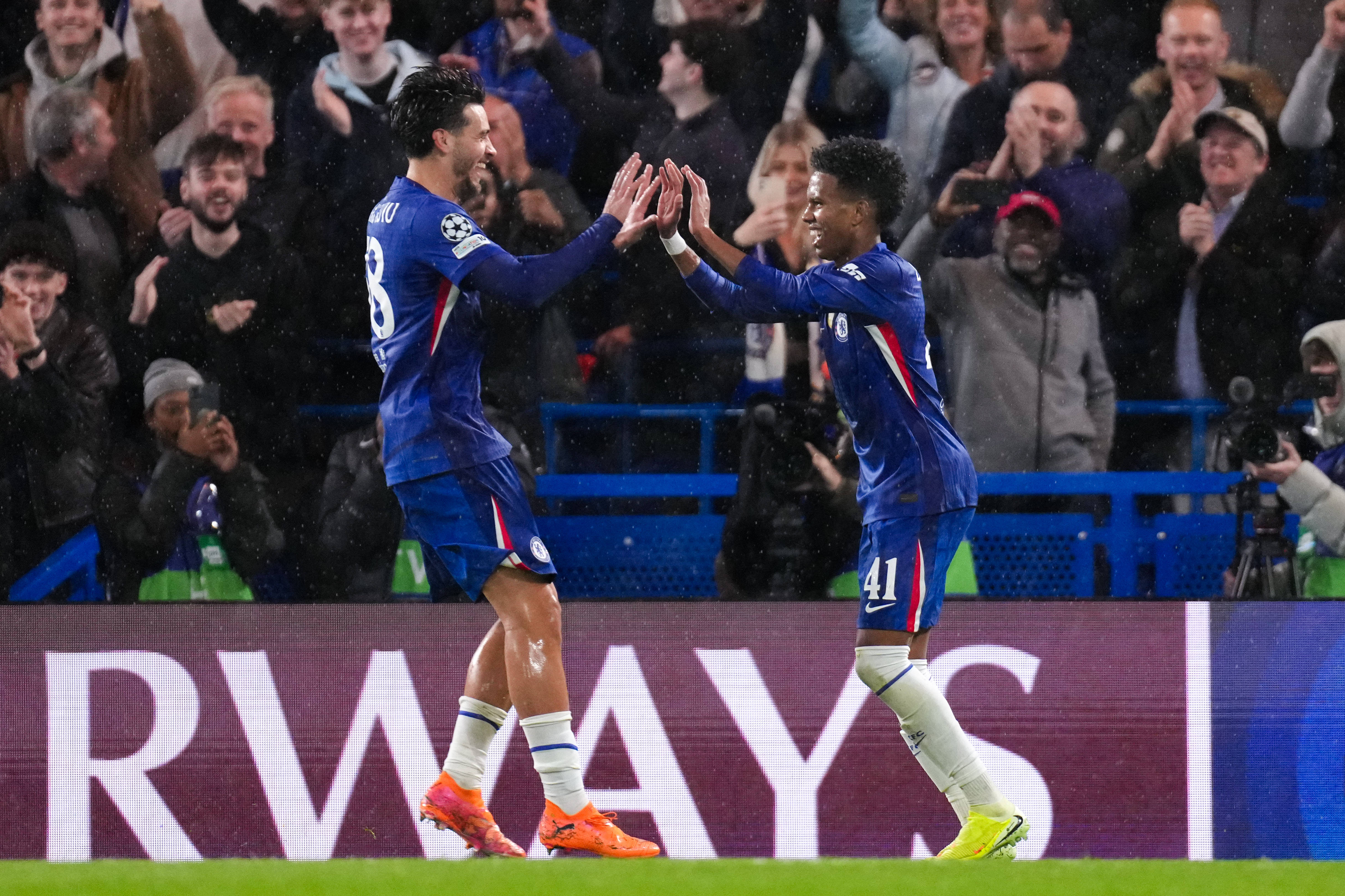 &rdquo;Grădinița&rdquo; Chelsea! Prima echipă din istoria Champions League cu trei adolescenți marcatori &icirc;n același meci