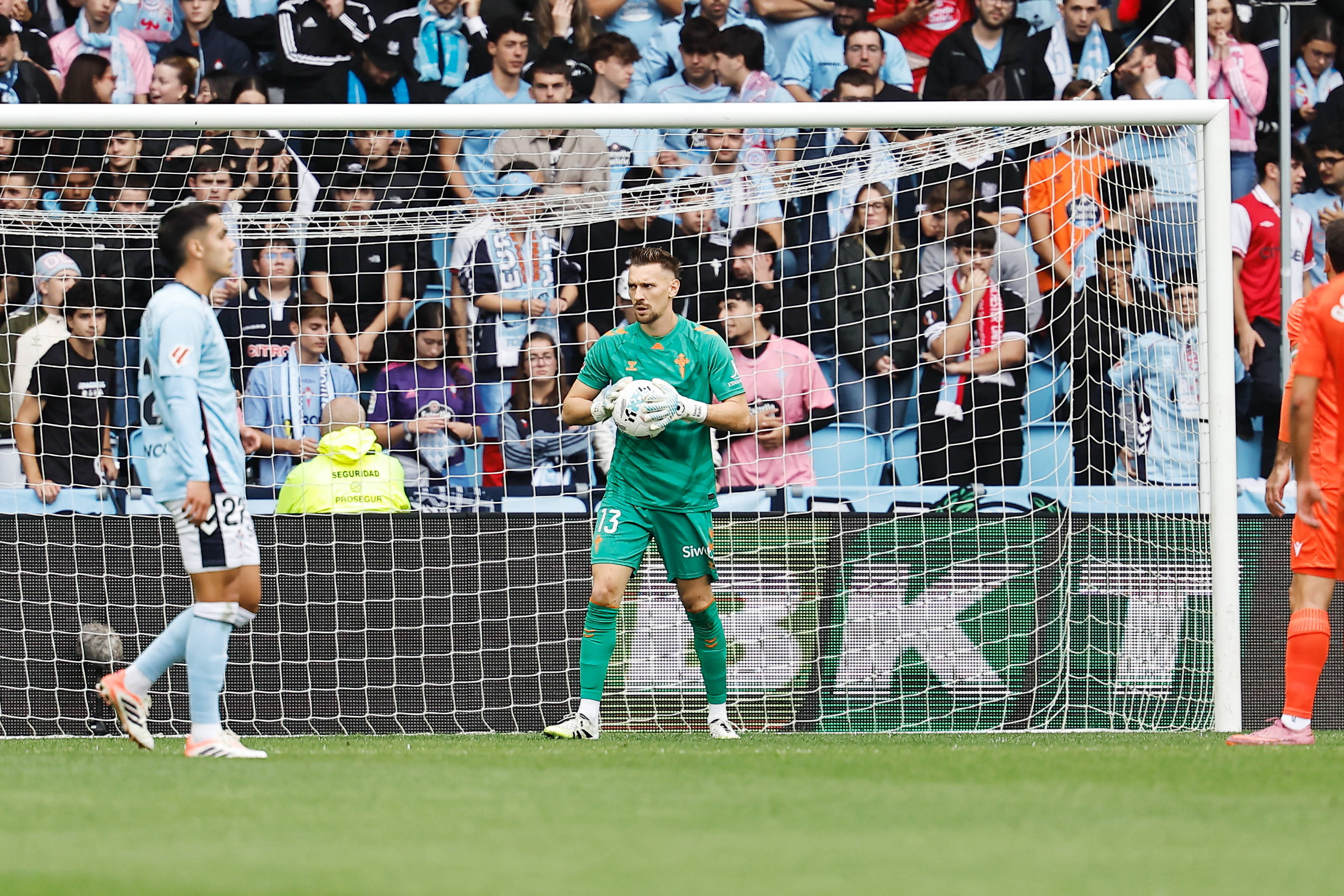 Ionuț Andrei Radu &icirc;n Celta Vigo - Nice din Europa League, de la ora 22:00!