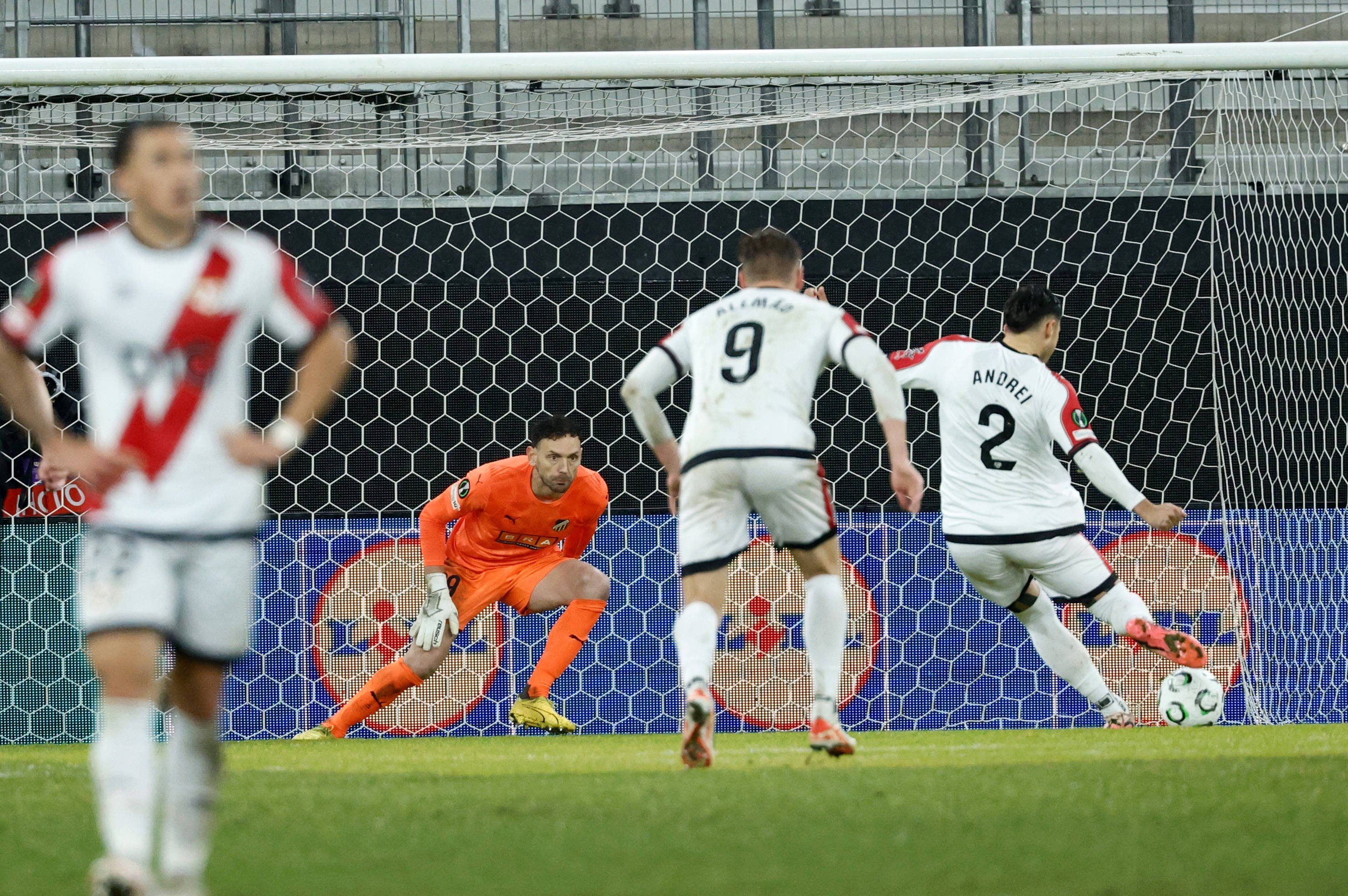 As despre Andrei Rațiu! Cel mai frumos titlu după ce rom&acirc;nul a fost decisiv &icirc;n 90+13 pentru Rayo Vallecano