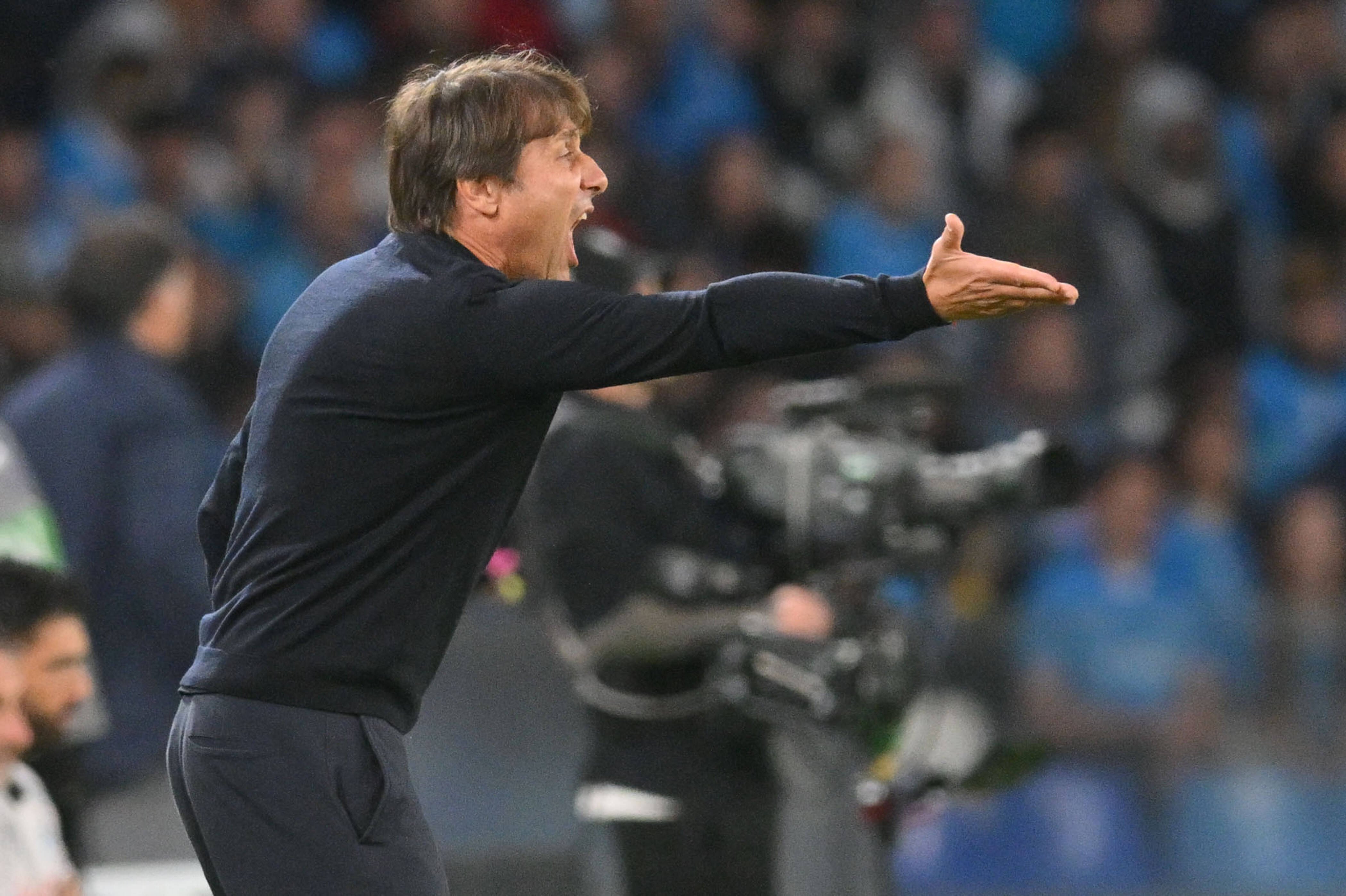 Antonio Conte, conflict aprins &icirc;n Napoli - Inter! Ce a spus antrenorul despre injuriile aruncate