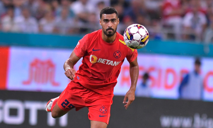 &Icirc;l mai țineți minte pe Rachid Bouhenna? Ce face azi fundașul &bdquo;interzis pe iarba FCSB&rdquo; de Gigi Becali