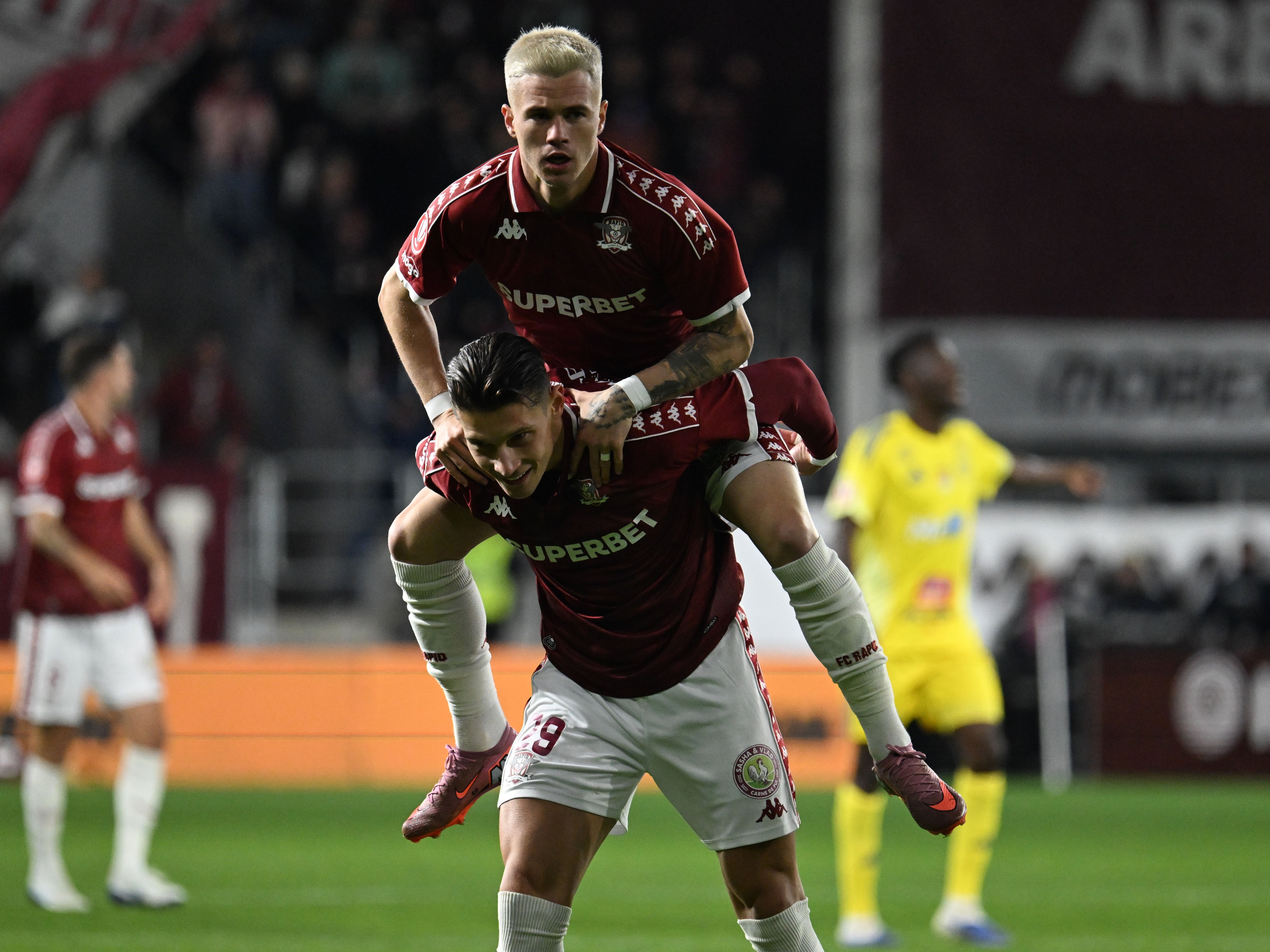 Rapid - Unirea Slobozia 4-1 I S-a vopsit Petrila și bine a făcut! FOTO cu noul look