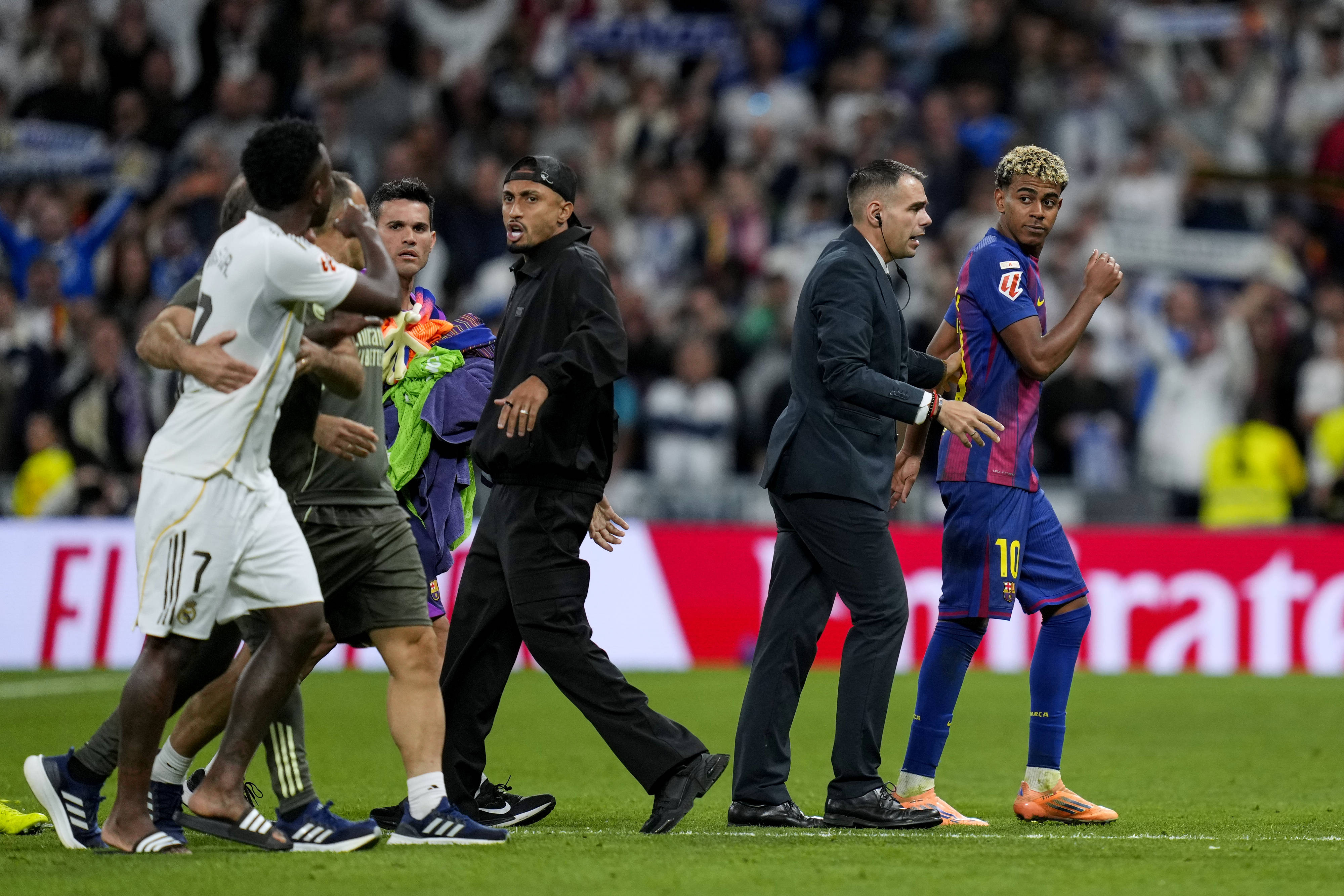 Decizia luată de Real Madrid &icirc;n legătură cu viitorul lui Vinicius, după ce brazilianul a strigat &rdquo;Plec!&rdquo; chiar la El Clasico