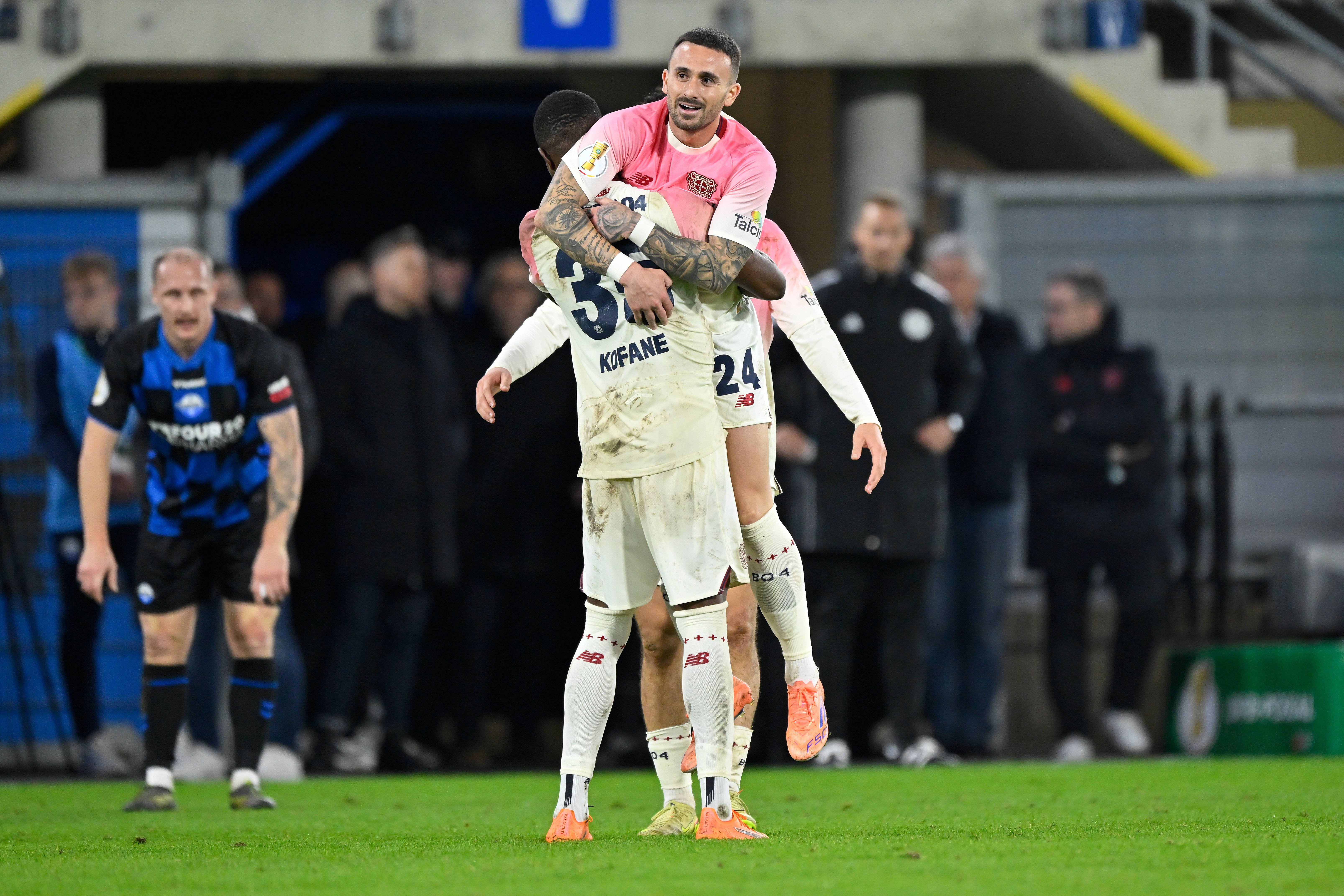 Aleix Garcia, gol de la mijlocul terenului și MVP pentru Bayer Leverkusen! Fostul dinamovist face spectacol &icirc;n Germania