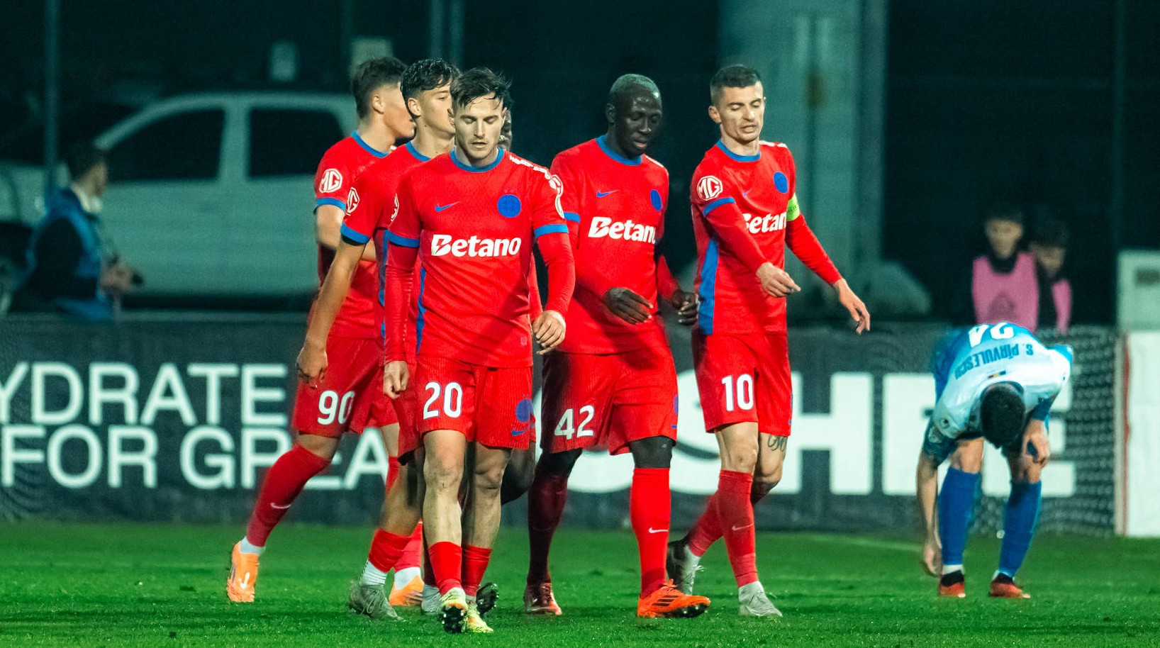 FCSB, decimată! Campioana răm&acirc;ne fără 12 jucători