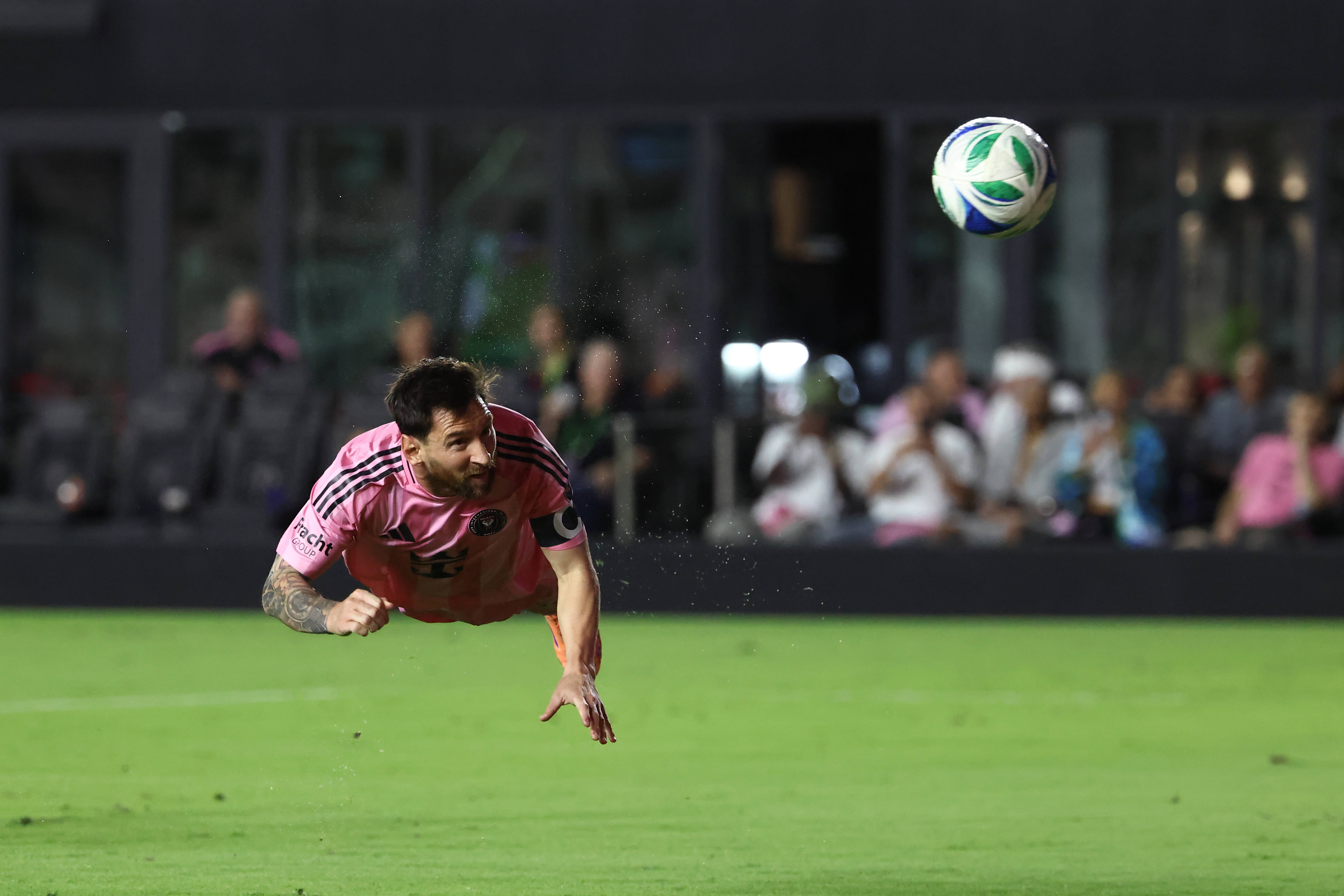 Ce salariu are Lionel Messi la Inter Miami! C&acirc;t c&acirc;știgă cei 6 fotbaliști rom&acirc;ni din MLS