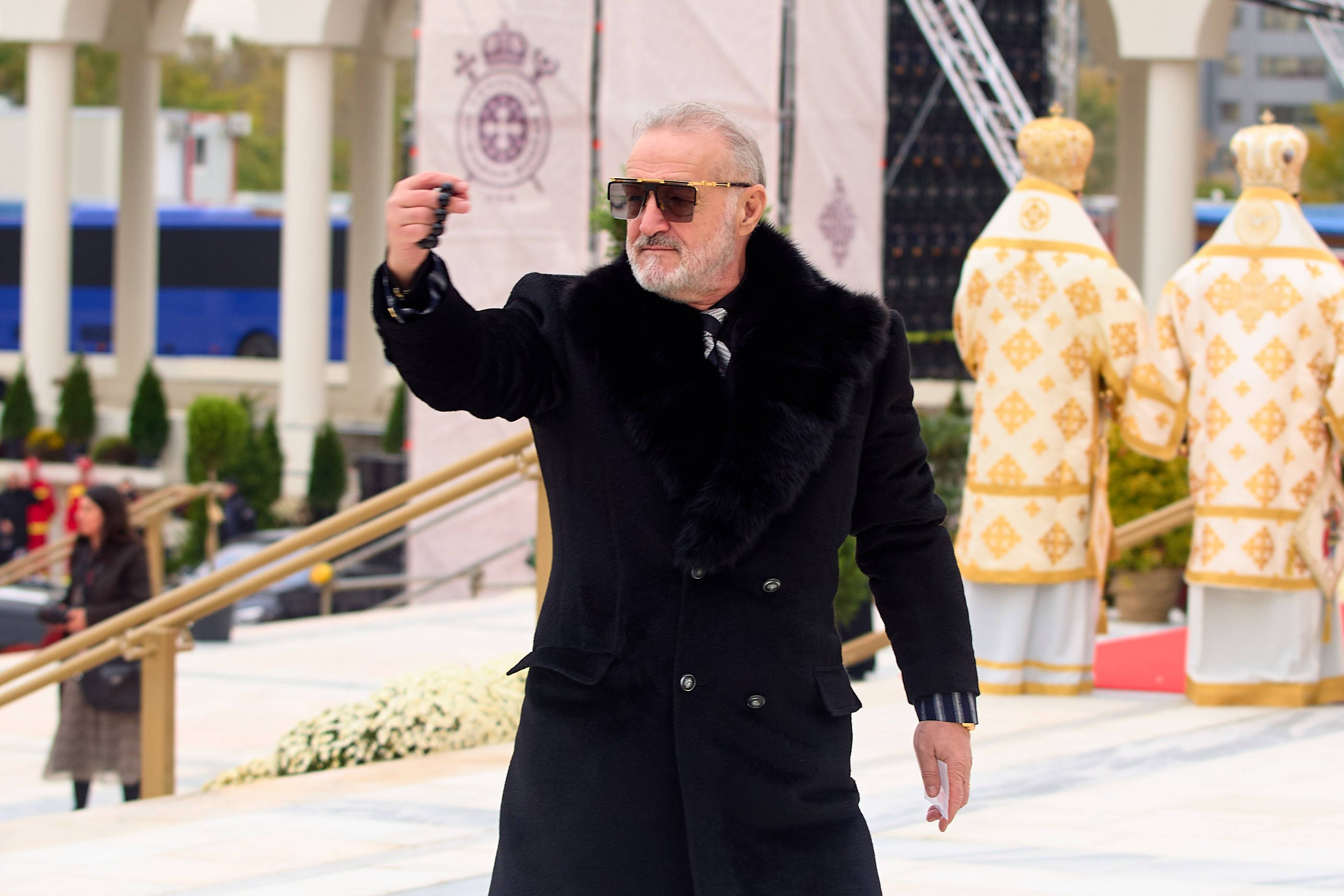 Becali a văzut mutarea rivalei și a exclamat: Le dă clasă tuturor, e cel mai bun!