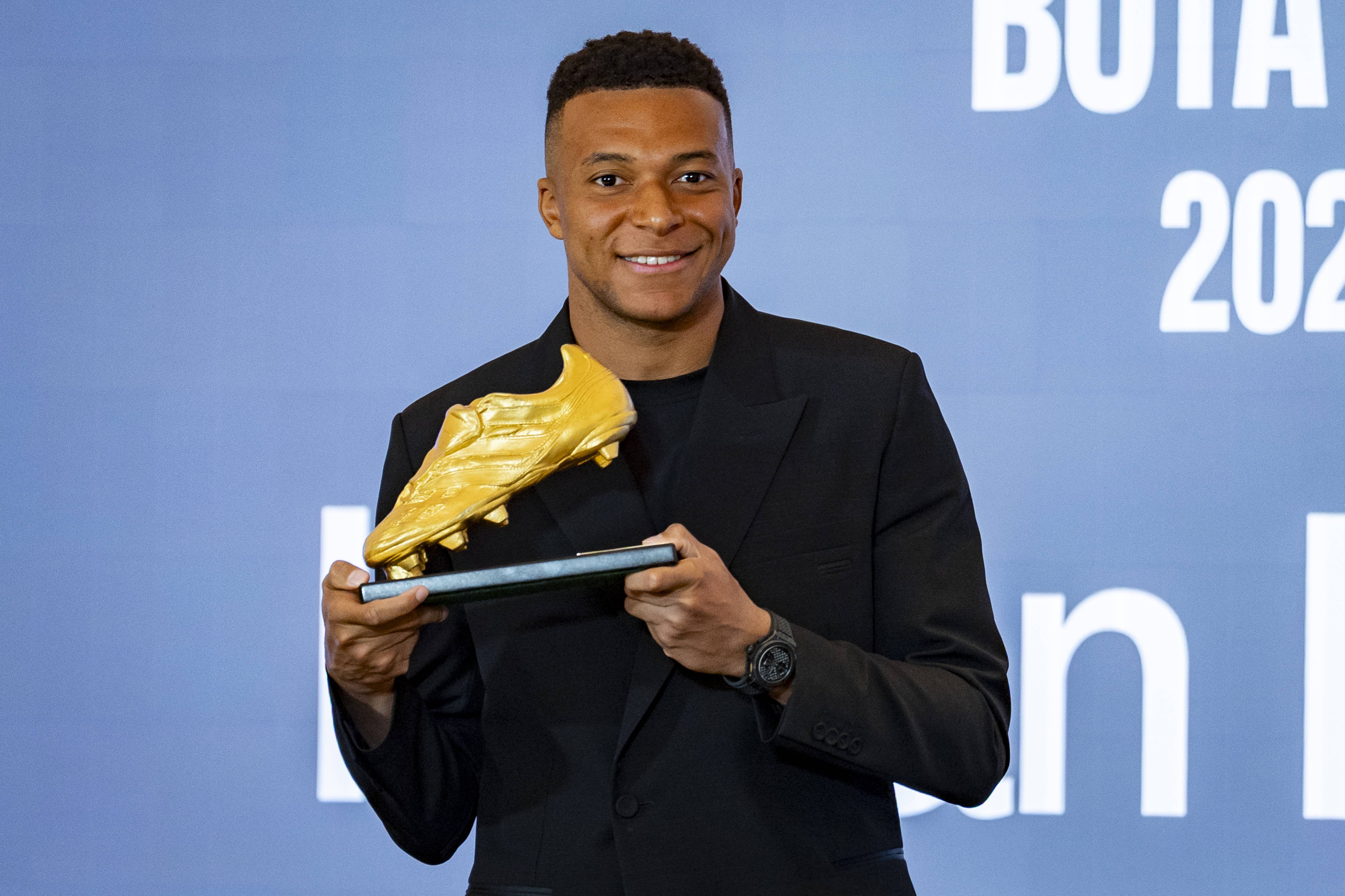 Kylian Mbappe a primit Gheata de Aur! Francezul a primit trofeul la Madrid