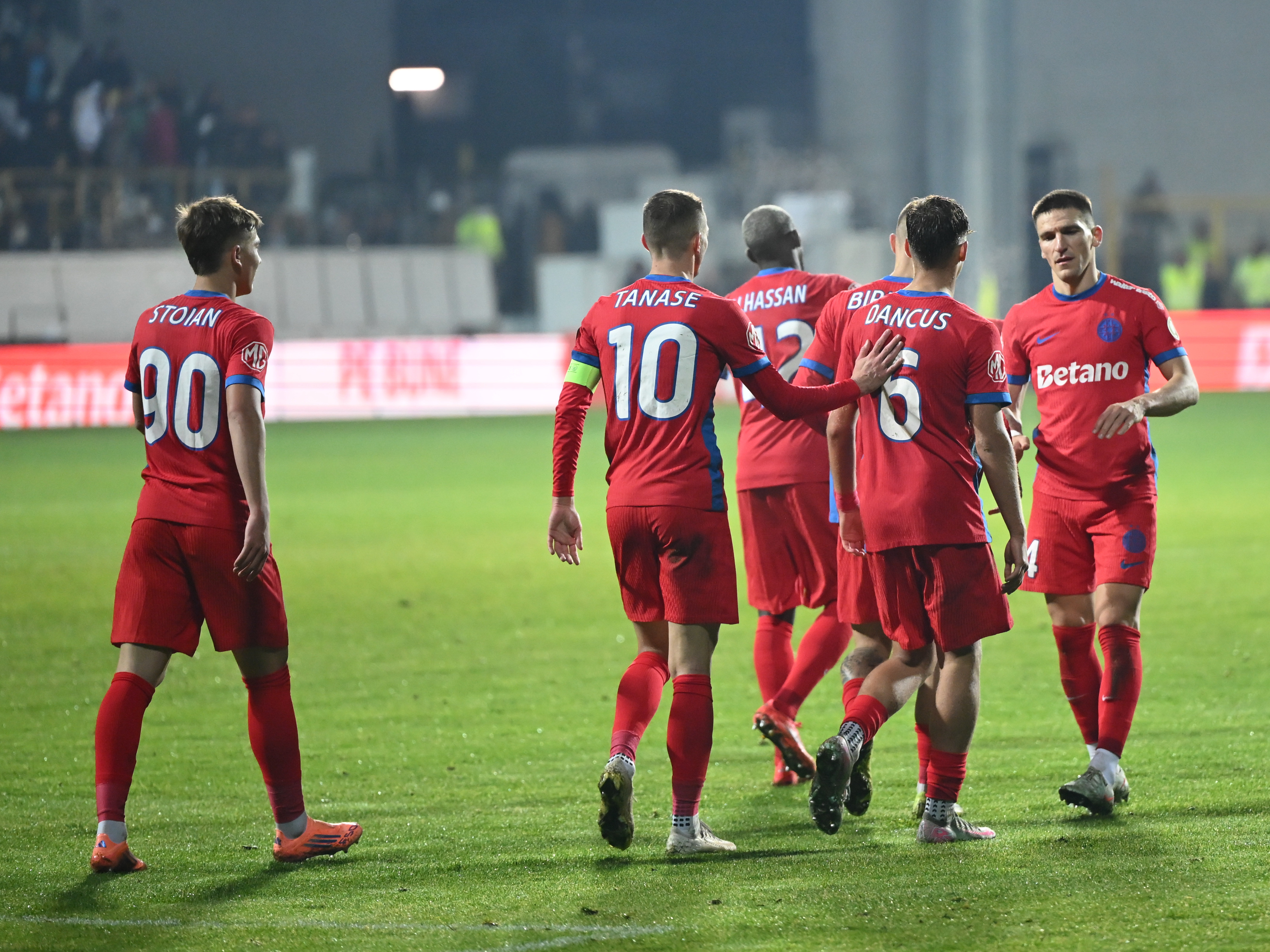 Refuzuri pe bandă rulantă pentru FCSB: N-a vrut nici el să vină