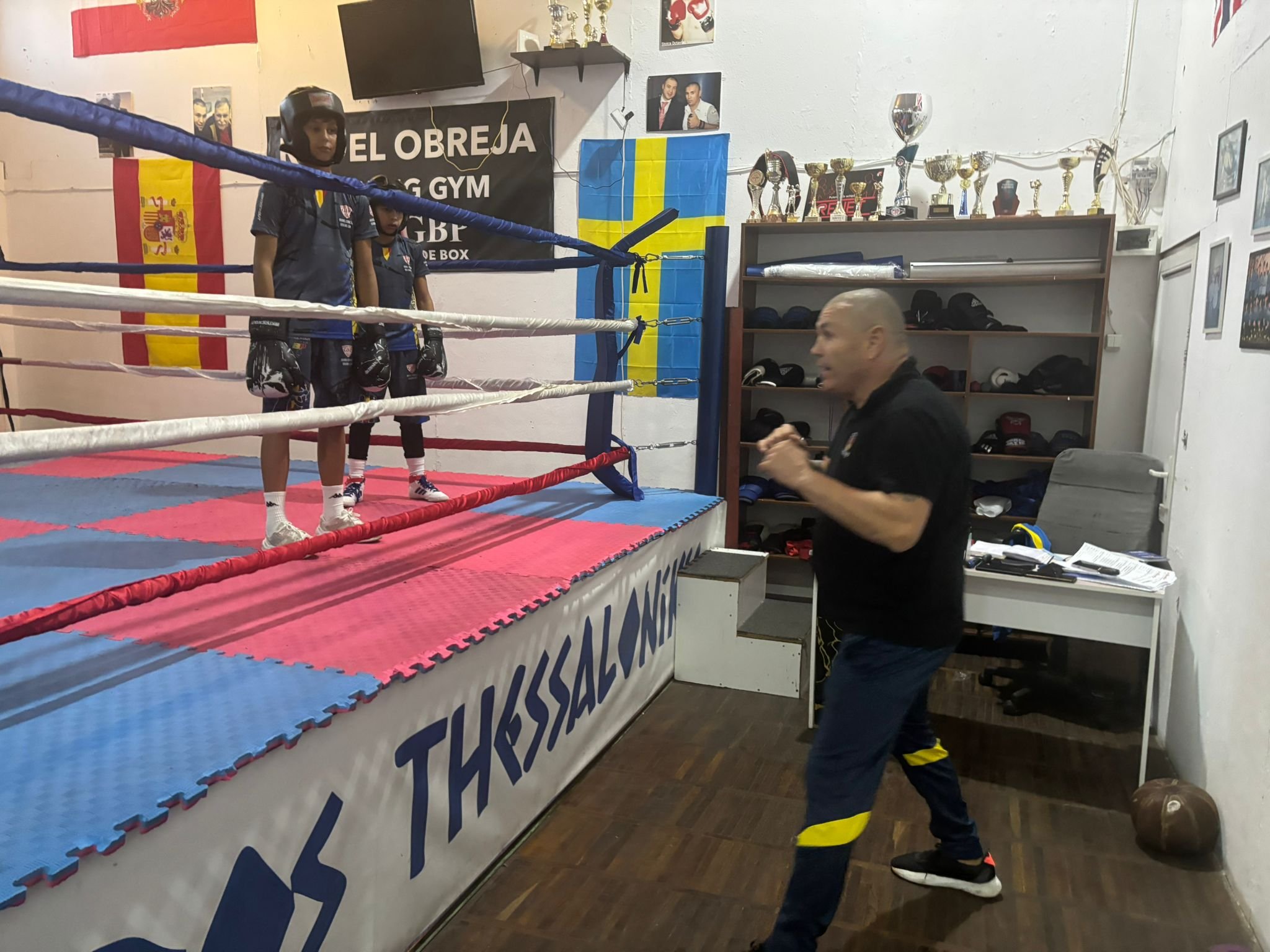 Insider &icirc;n baza piramidei. Cum luptă un antrenor de box să-și facă pugiliștii campioni ai Rom&acirc;niei. Interviu-fulger cu Octavian Stoica Geolgău