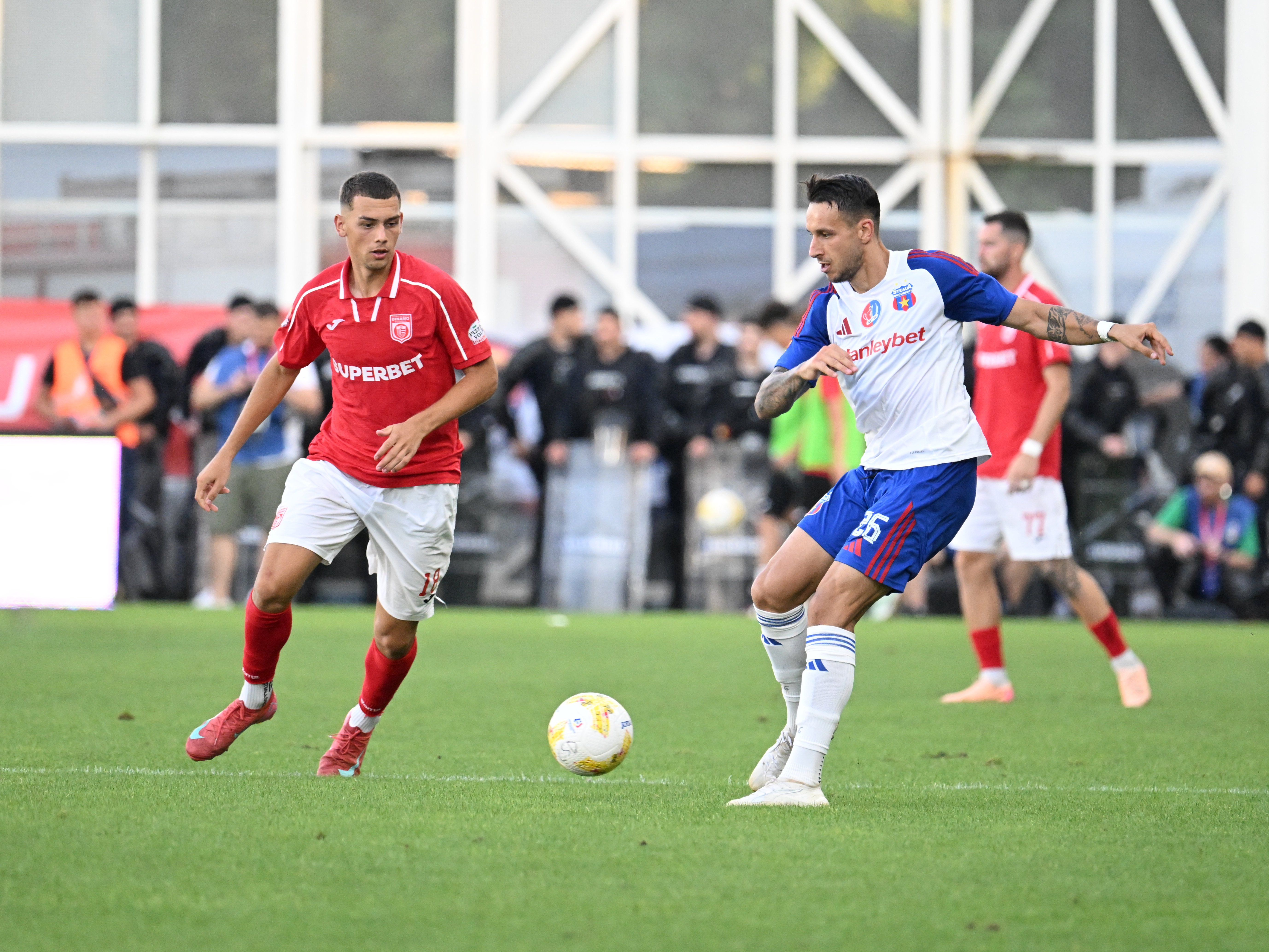 Steaua, șoc și groază &icirc;n Ghencea cu Dumbrăvița! Trei goluri &icirc;n Concordia Chiajna - CS Dinamo