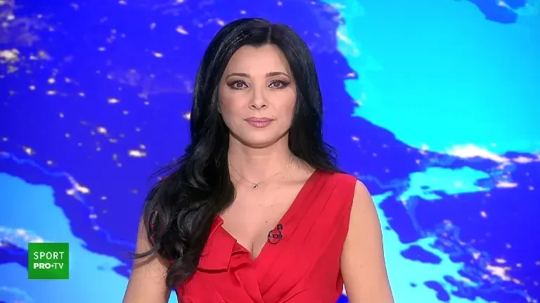 Adi Petre dă goluri la minifotbal pentru echipa supranumită Milan de la București