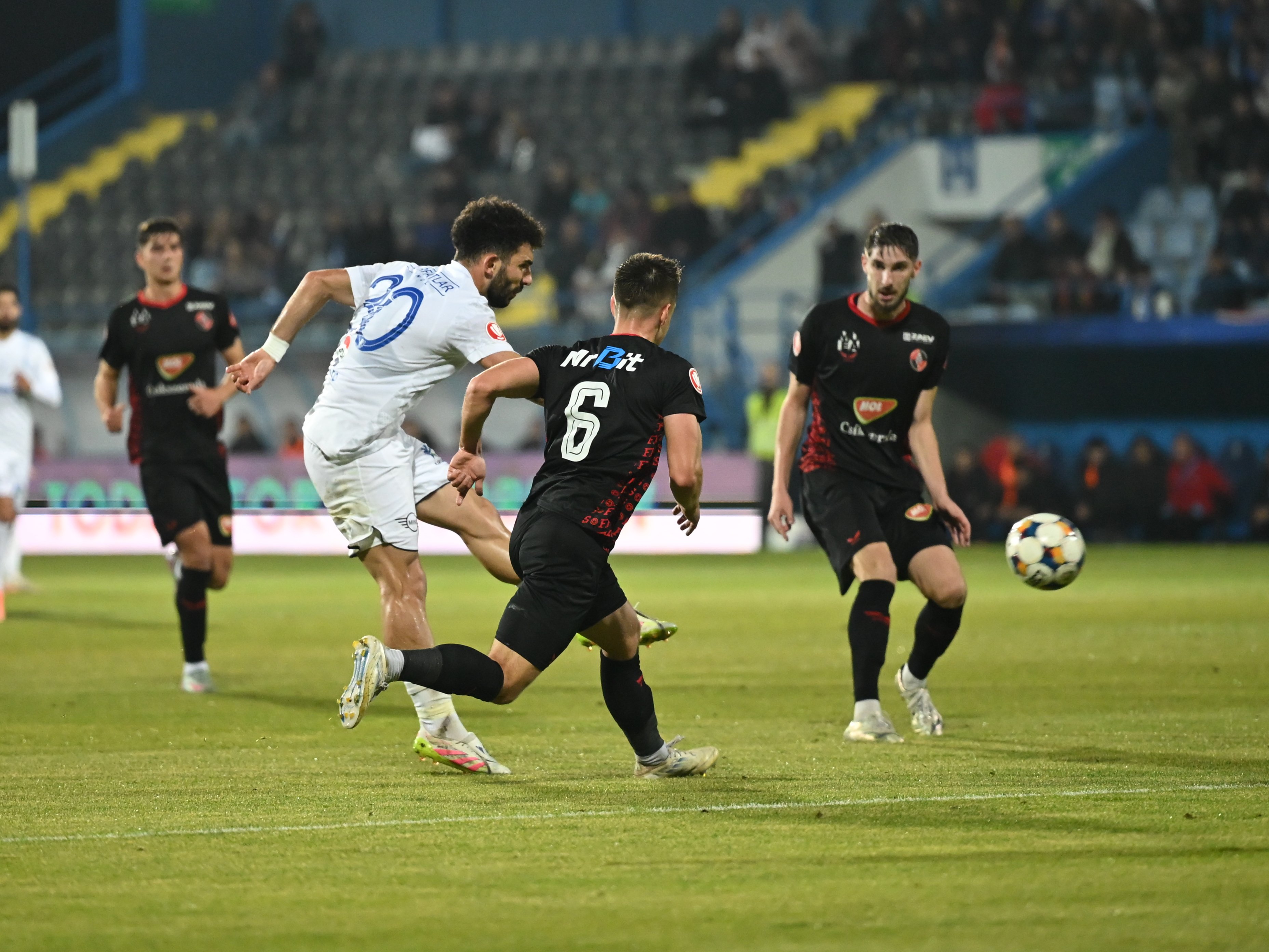 Farul &ndash; Csikszereda 3-0 | &bdquo;Marinarii&rdquo;, victorie clară și se apropie de play-off