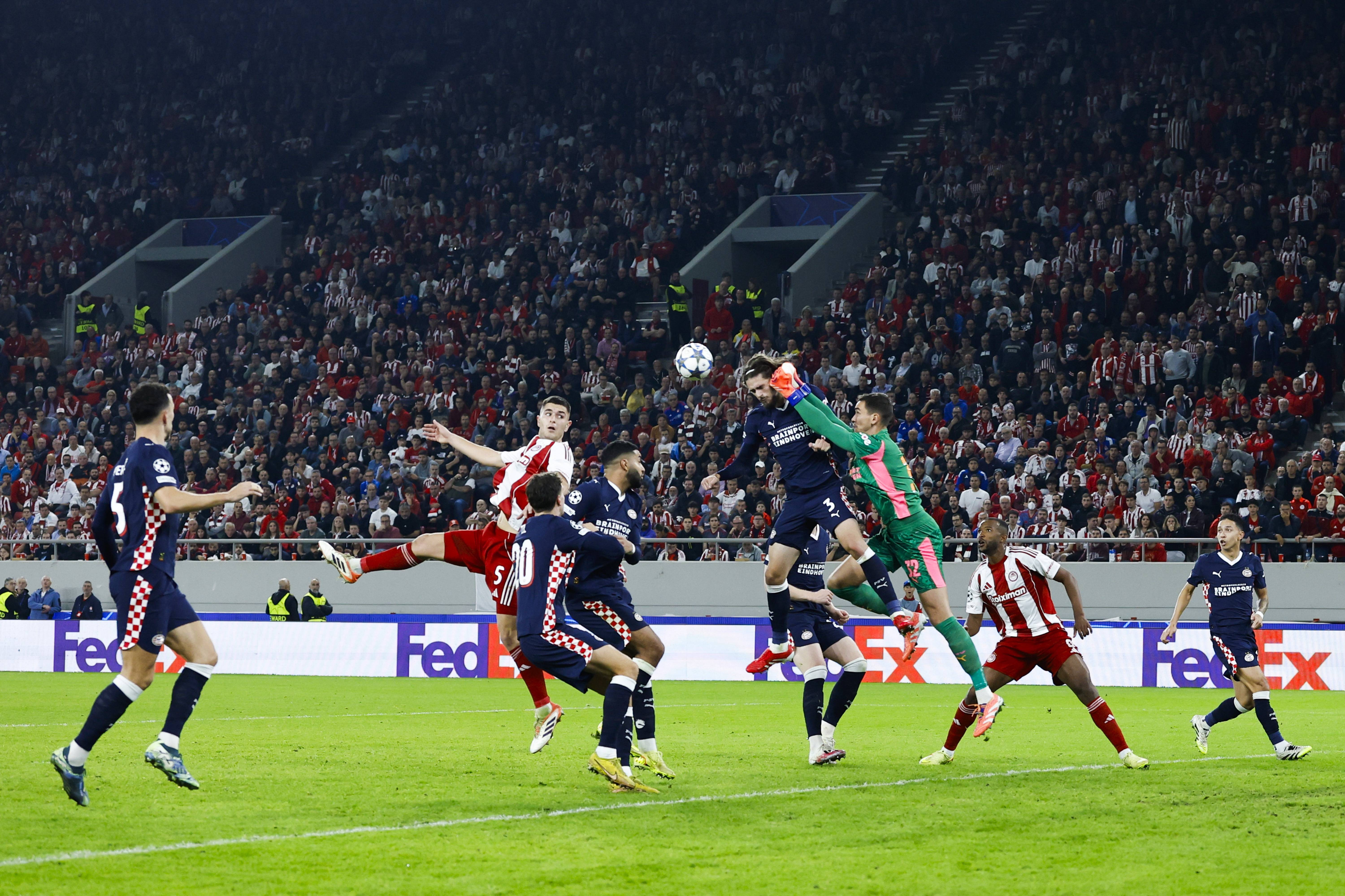 Champions League | Olympiacos &ndash; PSV 1-1! Echipa lui Dennis Man salvează un punct &icirc;n prelungiri
