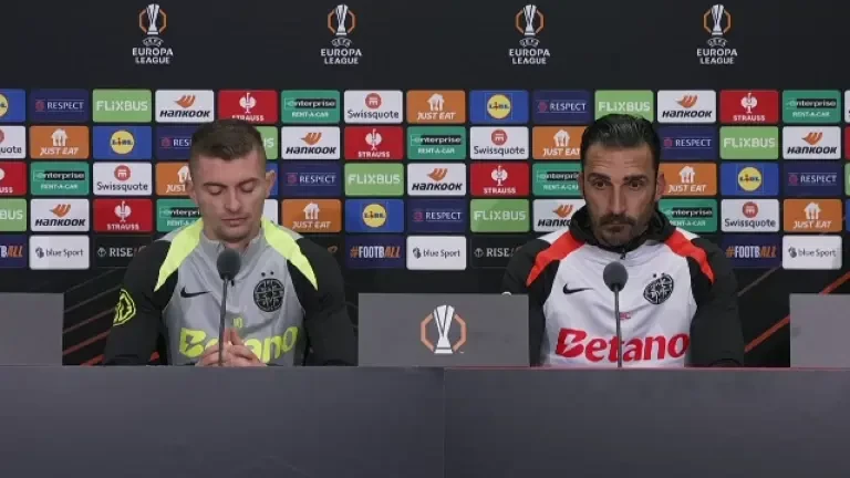 Florin Tănase și Elias Charalambous, la conferința de presă premergătoare meciului cu FC Basel (5 noiembrie 2025)
