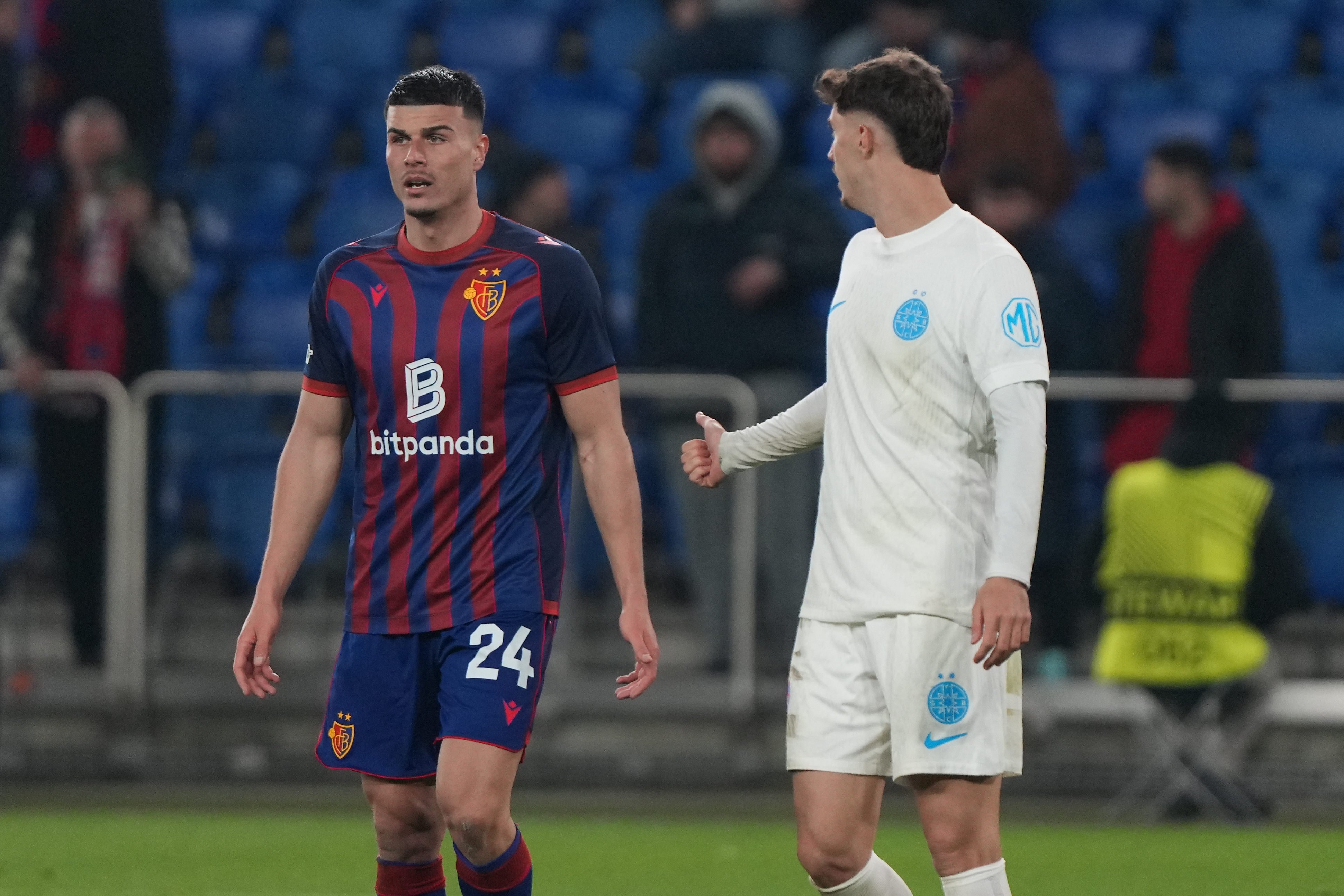 FCSB i-a uluit și &icirc;n 10 oameni! Reacția lui Daniliuc: Au ceva ce &icirc;n Elveția nu găsești!