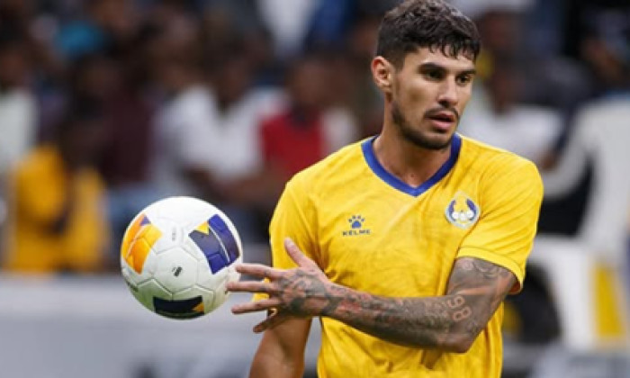 Al Gharafa l-a aruncat &icirc;n luptă pe Florinel Coman exact c&acirc;nd se &icirc;ncingeau zvonurile revenirii la FCSB