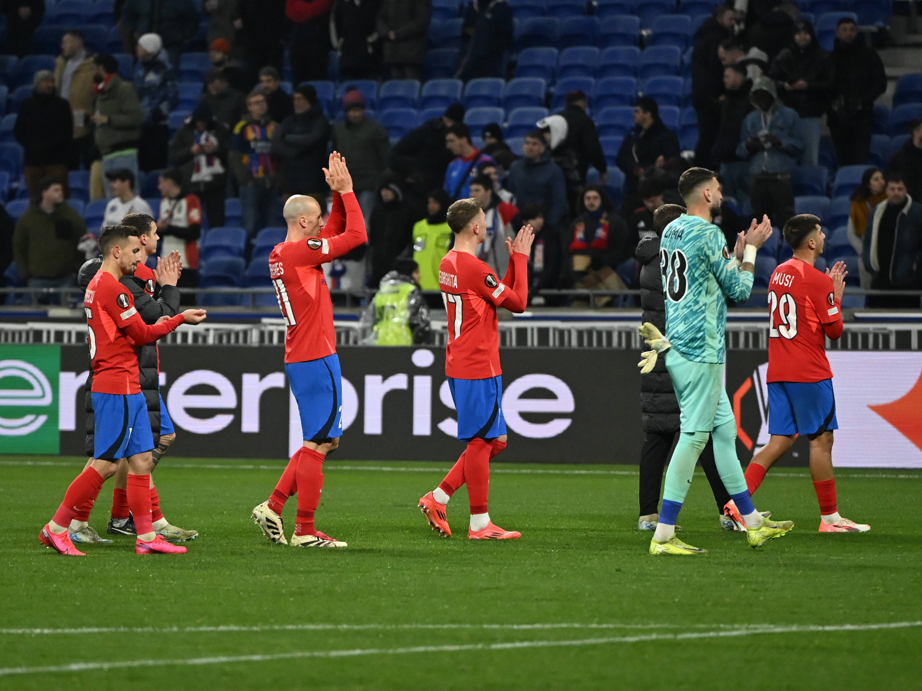 Toate calculele! Cum se califică FCSB &icirc;n play-off-ul Europa League după 0-1 cu Steaua Roşie