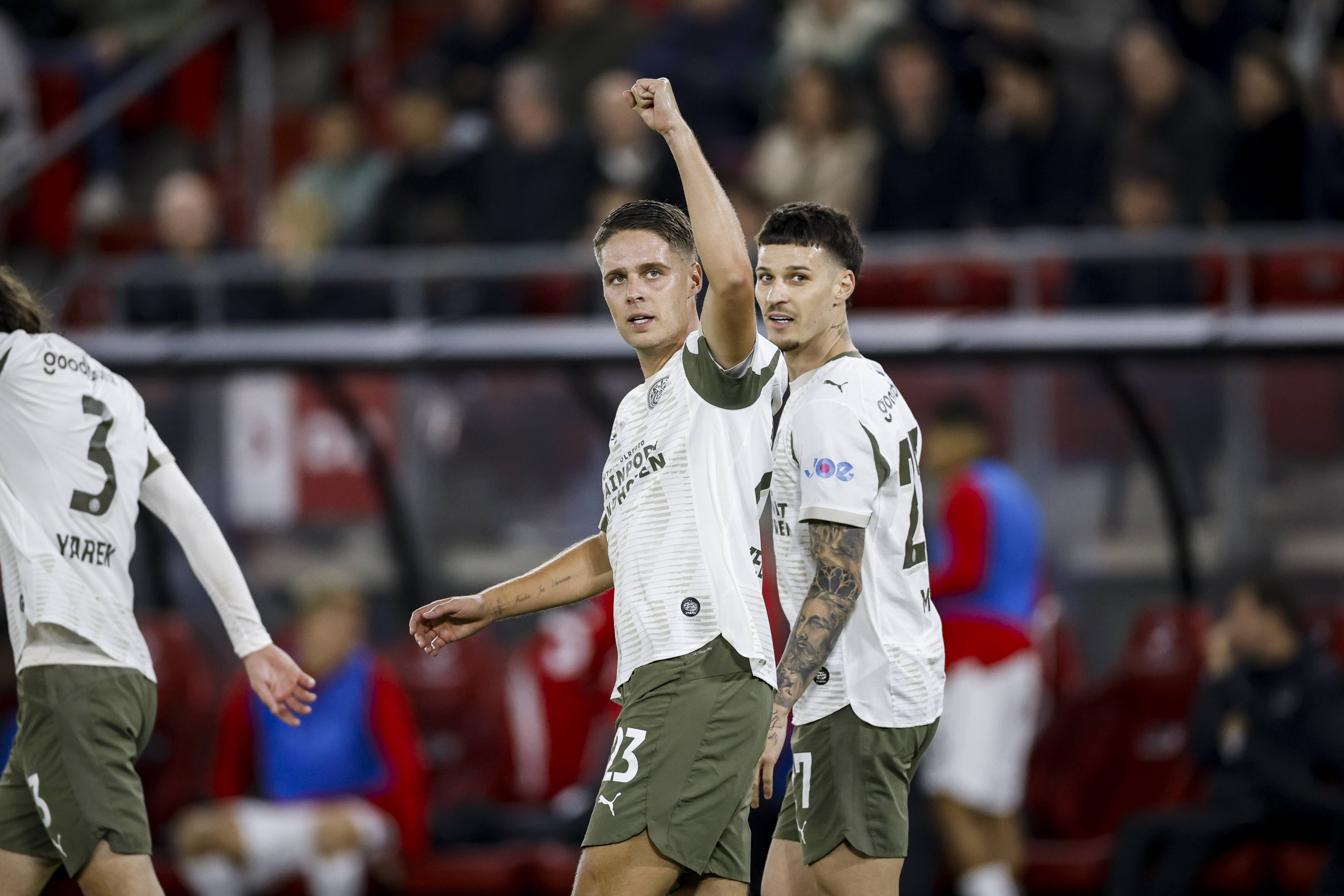 Dennis Man &icirc;n AZ Alkmaar - PSV Eindhoven 1-5 | De neoprit! &rdquo;Assist&rdquo; pentru internaționalul rom&acirc;n