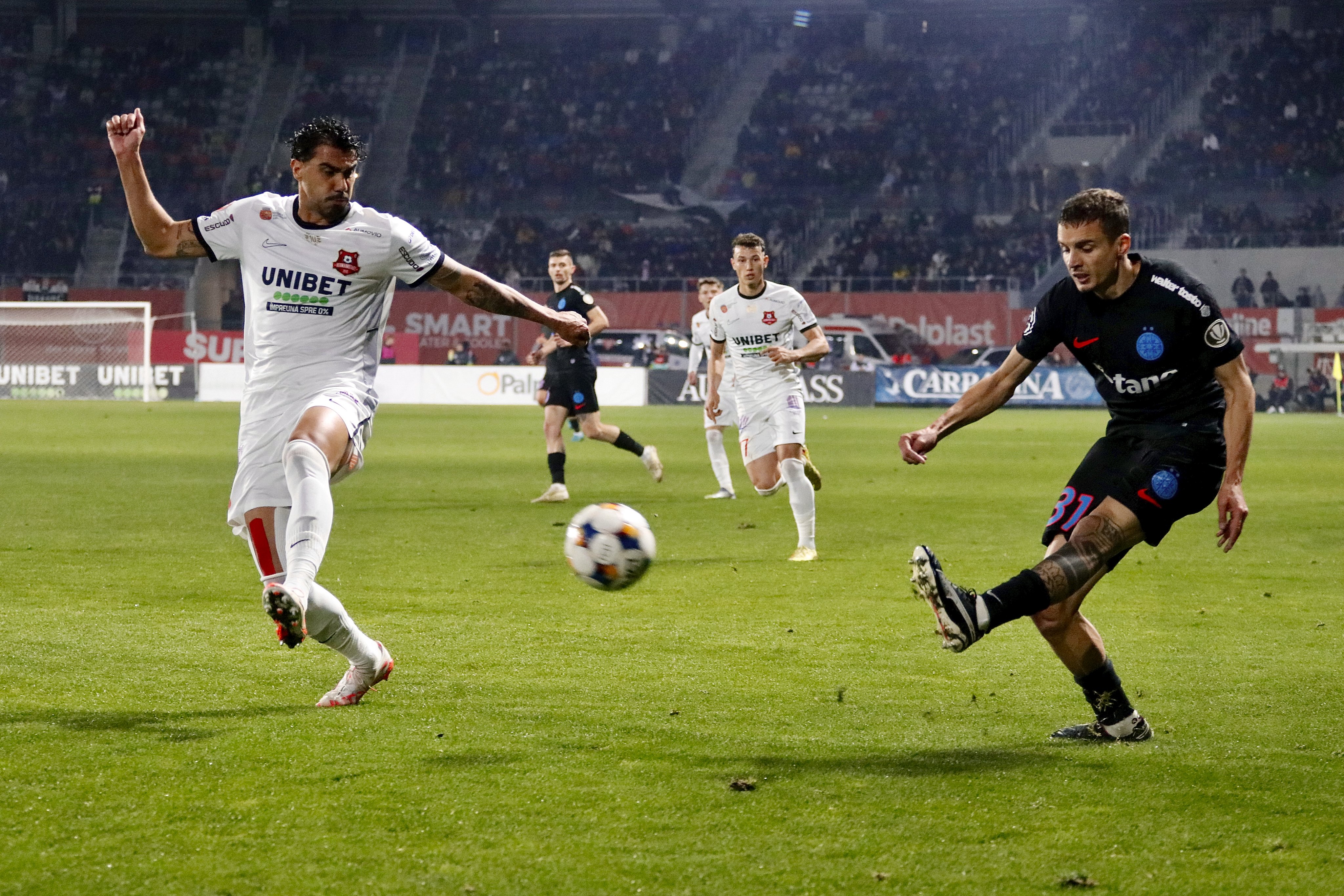 Cum arată lupta la play-off, după ce FCSB s-a &icirc;mpiedicat la Sibiu