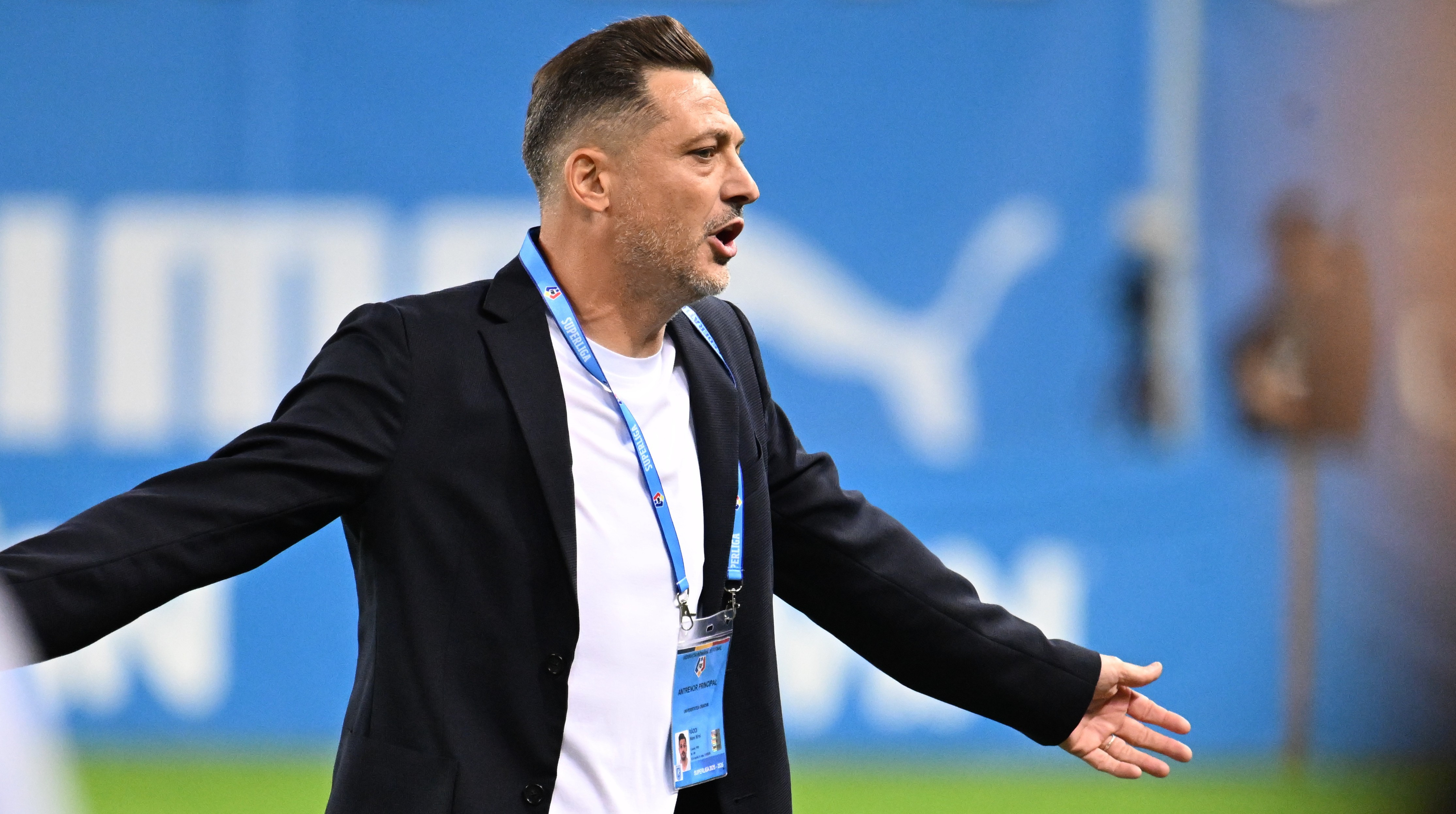 Doar doi jucători de la Universitatea Craiova au reacționat la mesajul de despărțire al lui Mirel Rădoi: &rdquo;The best!&rdquo;