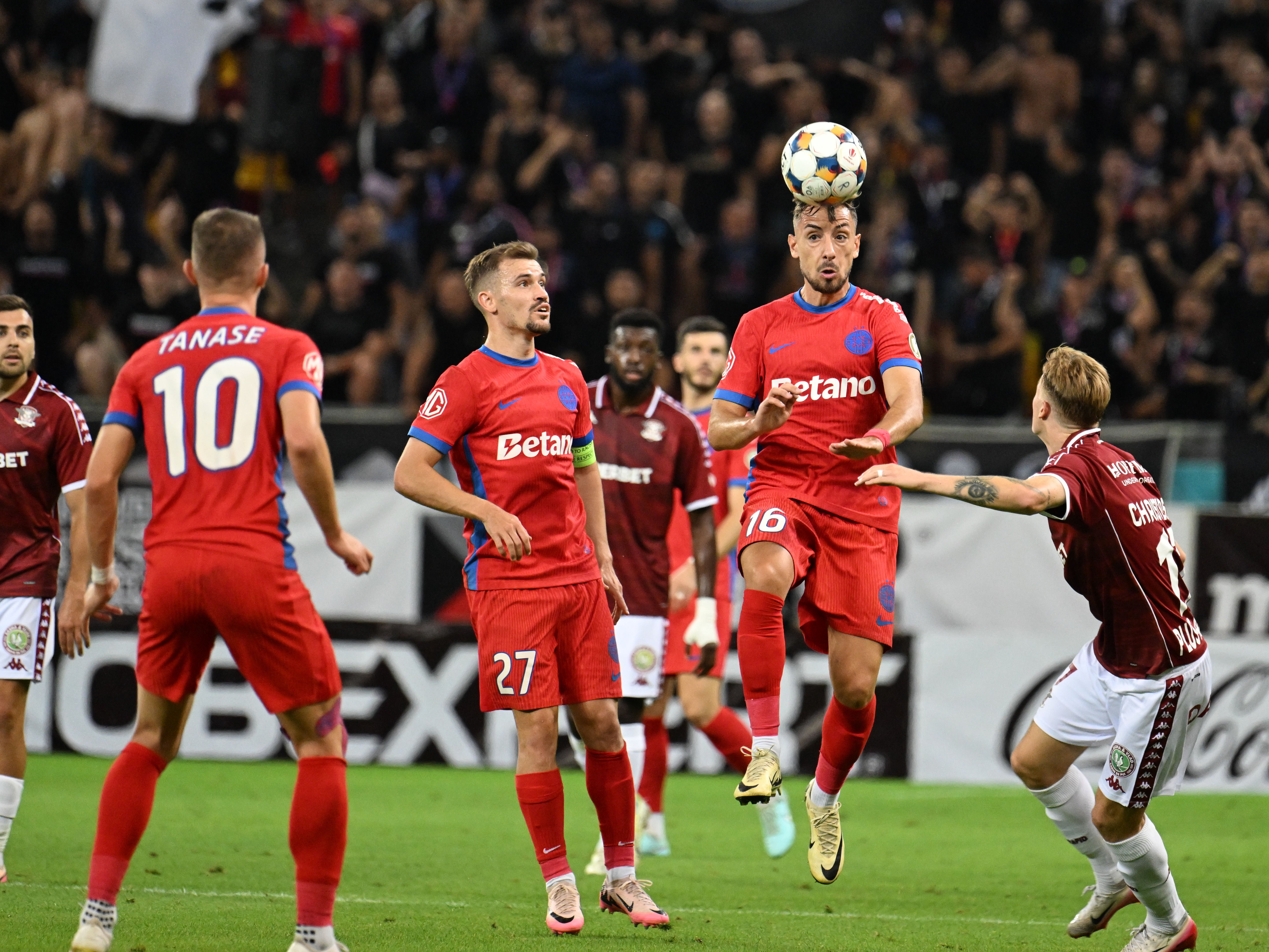 Fotbalistul cu peste 200 de meciuri în Liga 1, verdict despre lupta pentru titlu: „Cea mai în formă echipă”. Ce a spus despre FCSB