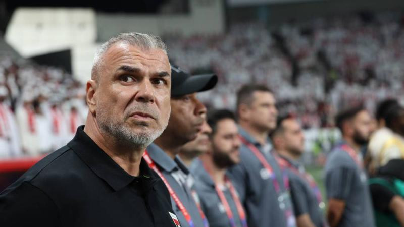 Olăroiu, ca un leu &icirc;n cușcă: reacția sa la golul Emiratelor, pe toate posturile locale