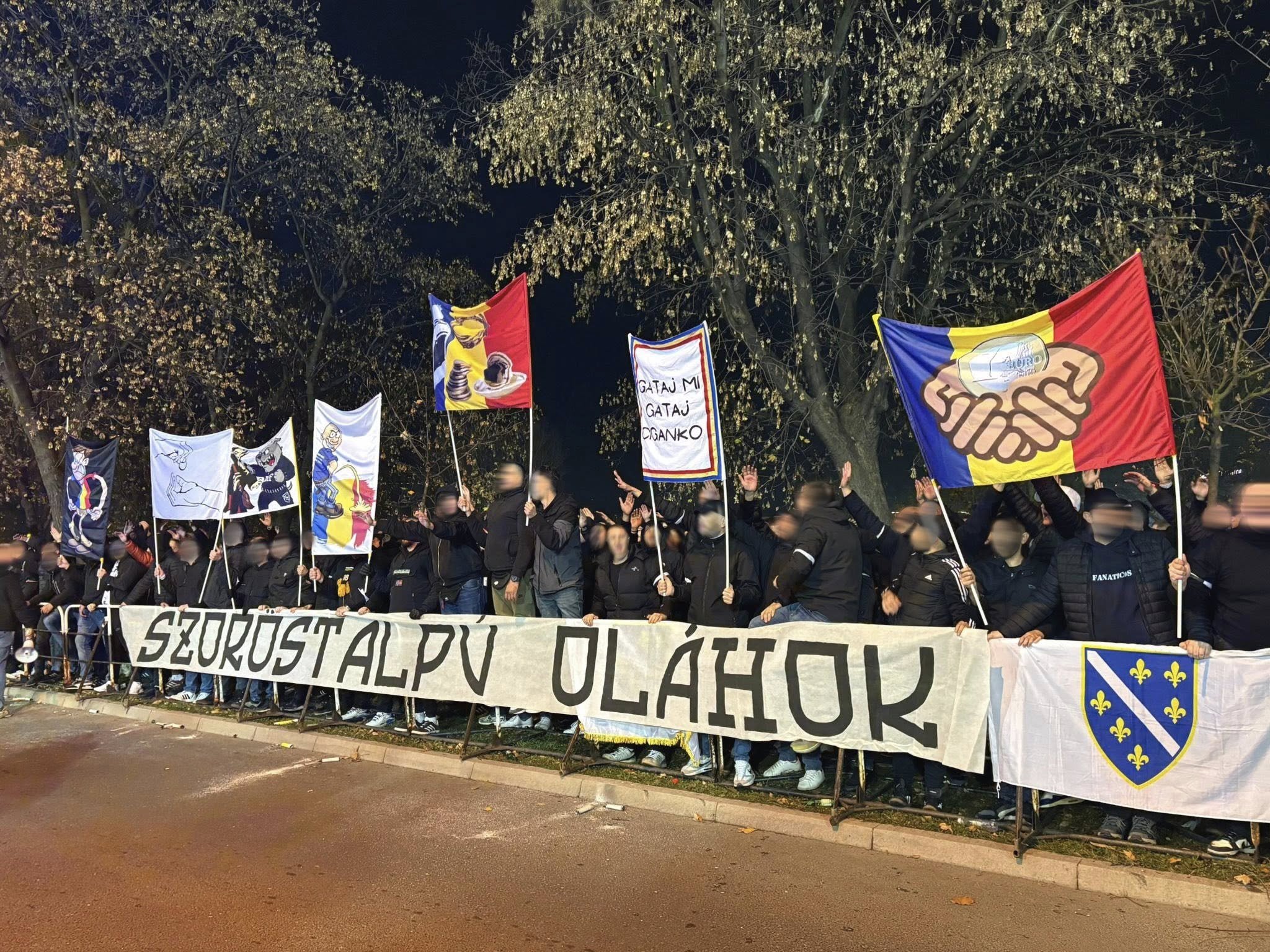 Ultrașii bosniaci au prezentat &rdquo;captura&rdquo; din meciul cu Rom&acirc;nia! Jignirile și ironiile la adresa rom&acirc;nilor continuă: &rdquo;Au fost distrași de fier!&rdquo;