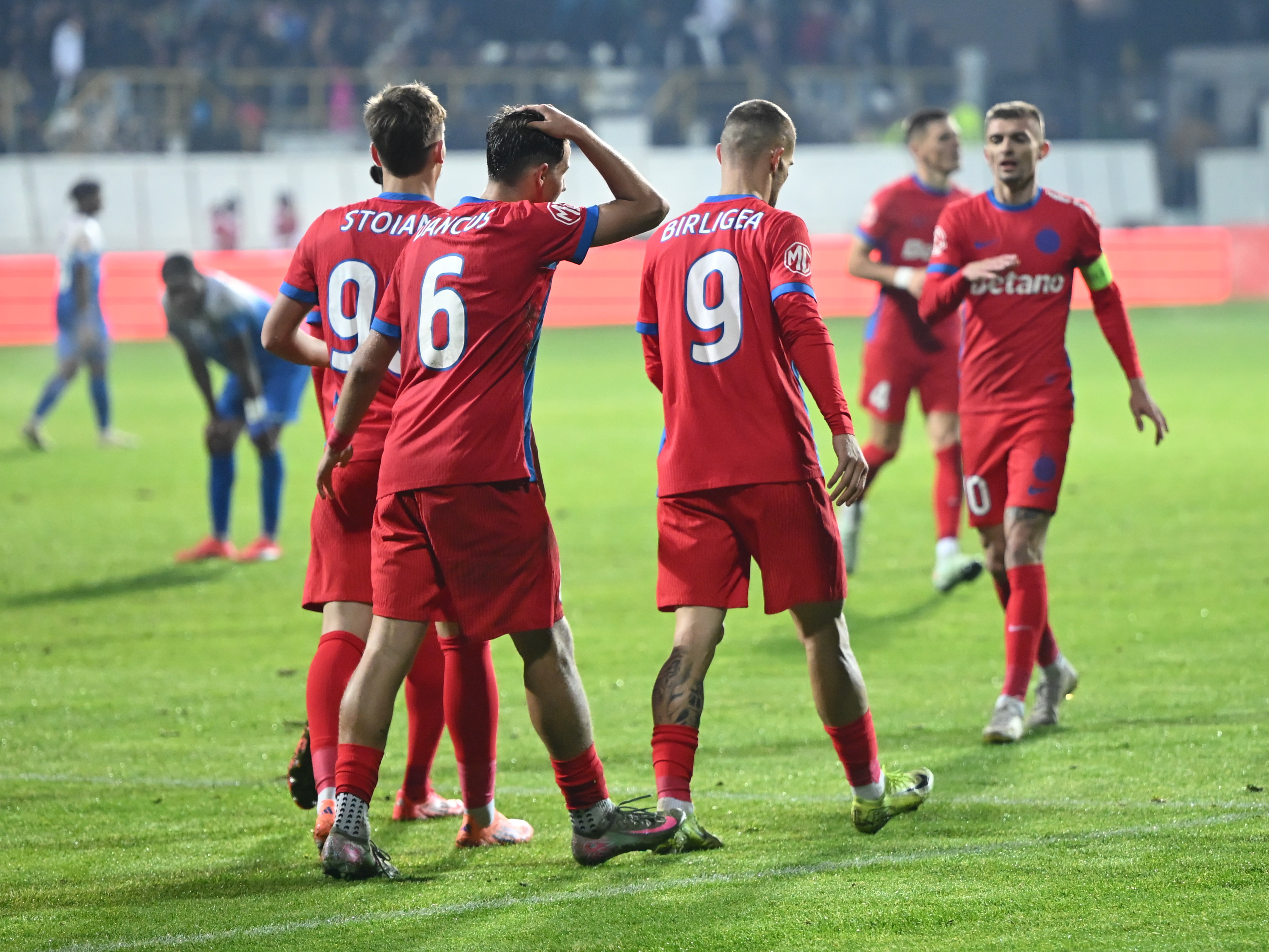 Emoții pentru FCSB! Fotbalistul roș-albaștrilor s-a accidentat la echipa națională