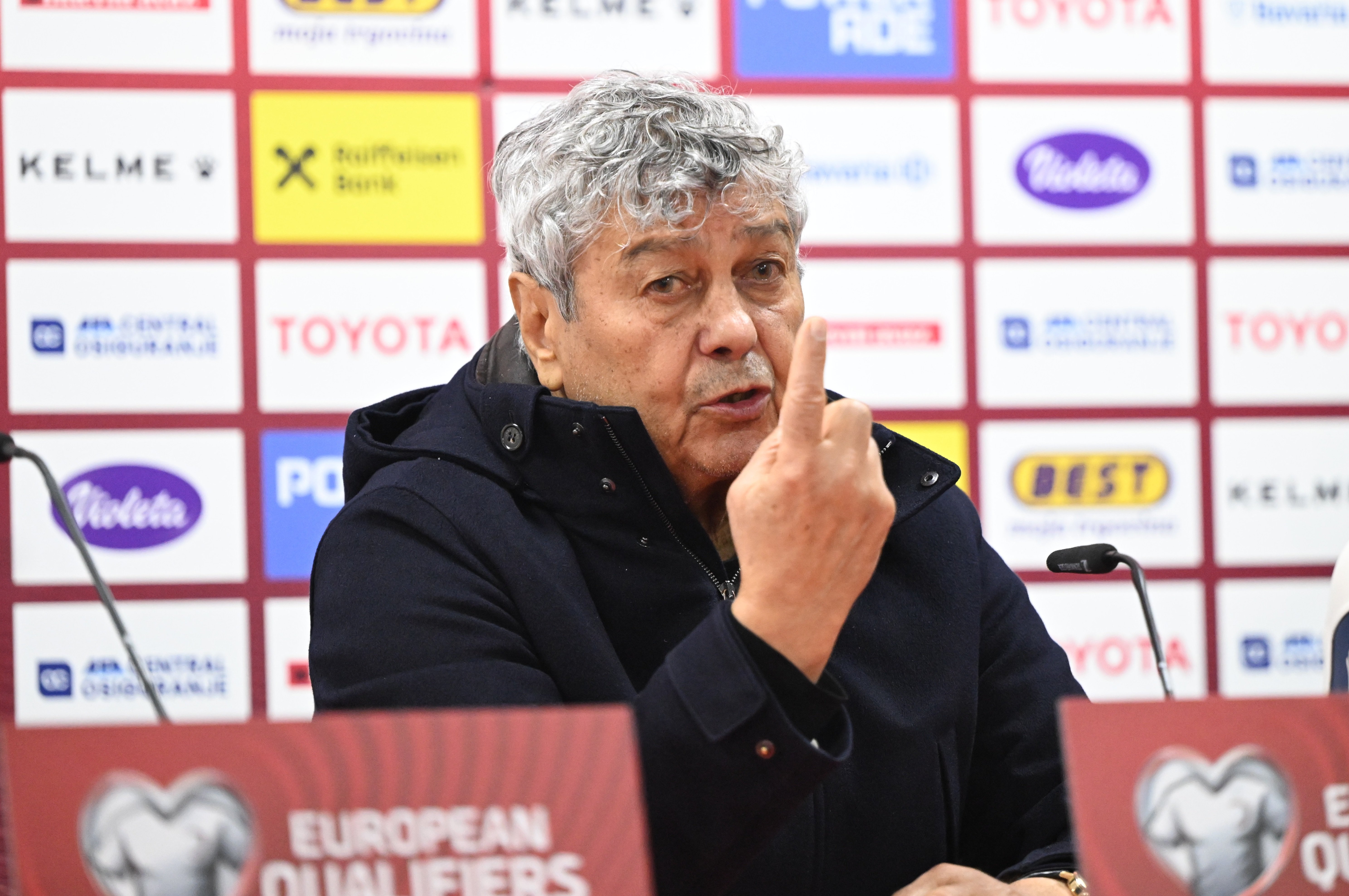 Lucescu nu s-a abținut. Ce a putut să-i spună selecționerului din Kosovo &icirc;naintea posibilei finale de la baraj