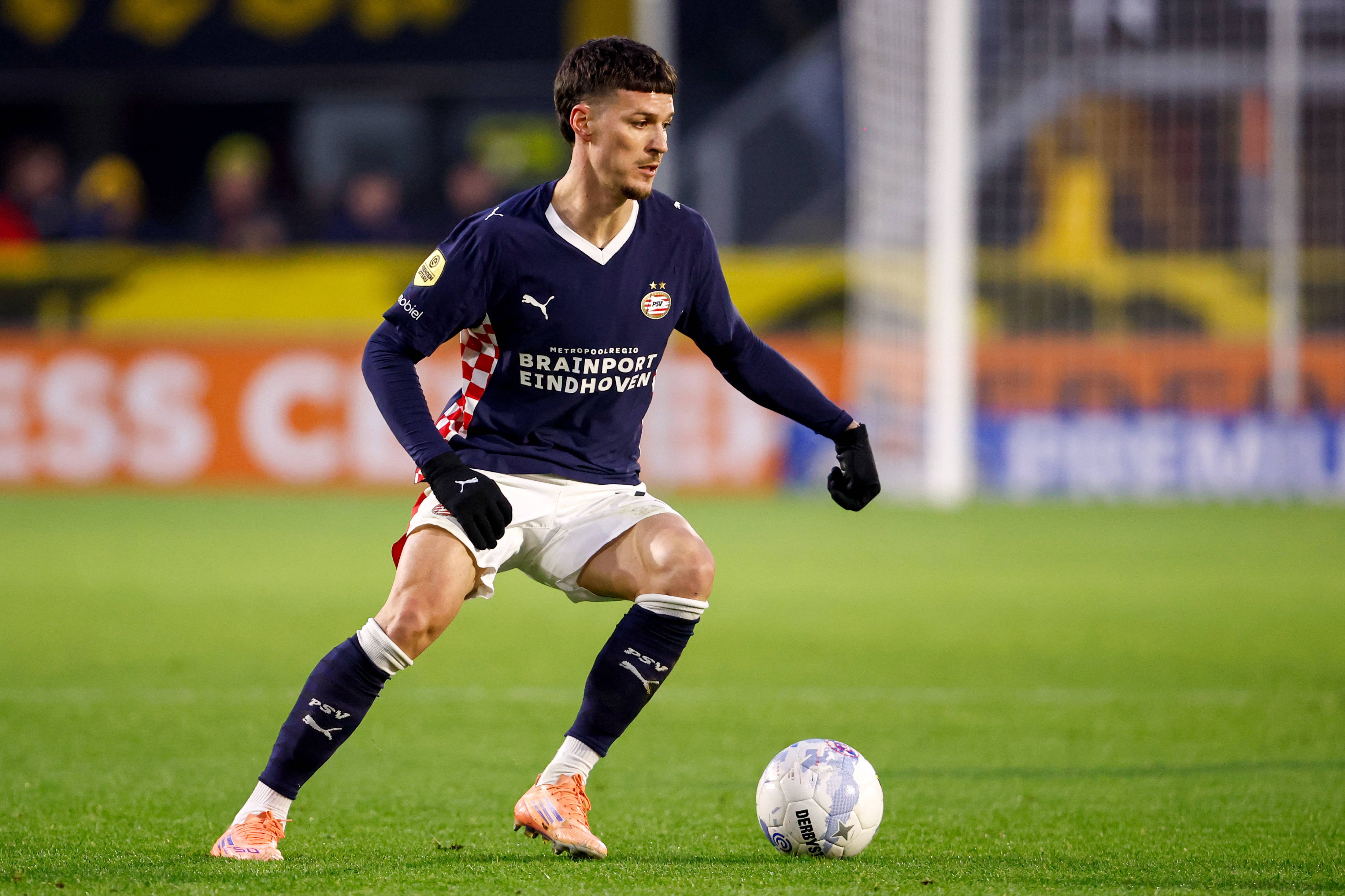 Dennis Man, printre cele mai slabe note &icirc;n Breda - PSV 0-1! Rom&acirc;nul, zero barat la un capitol important