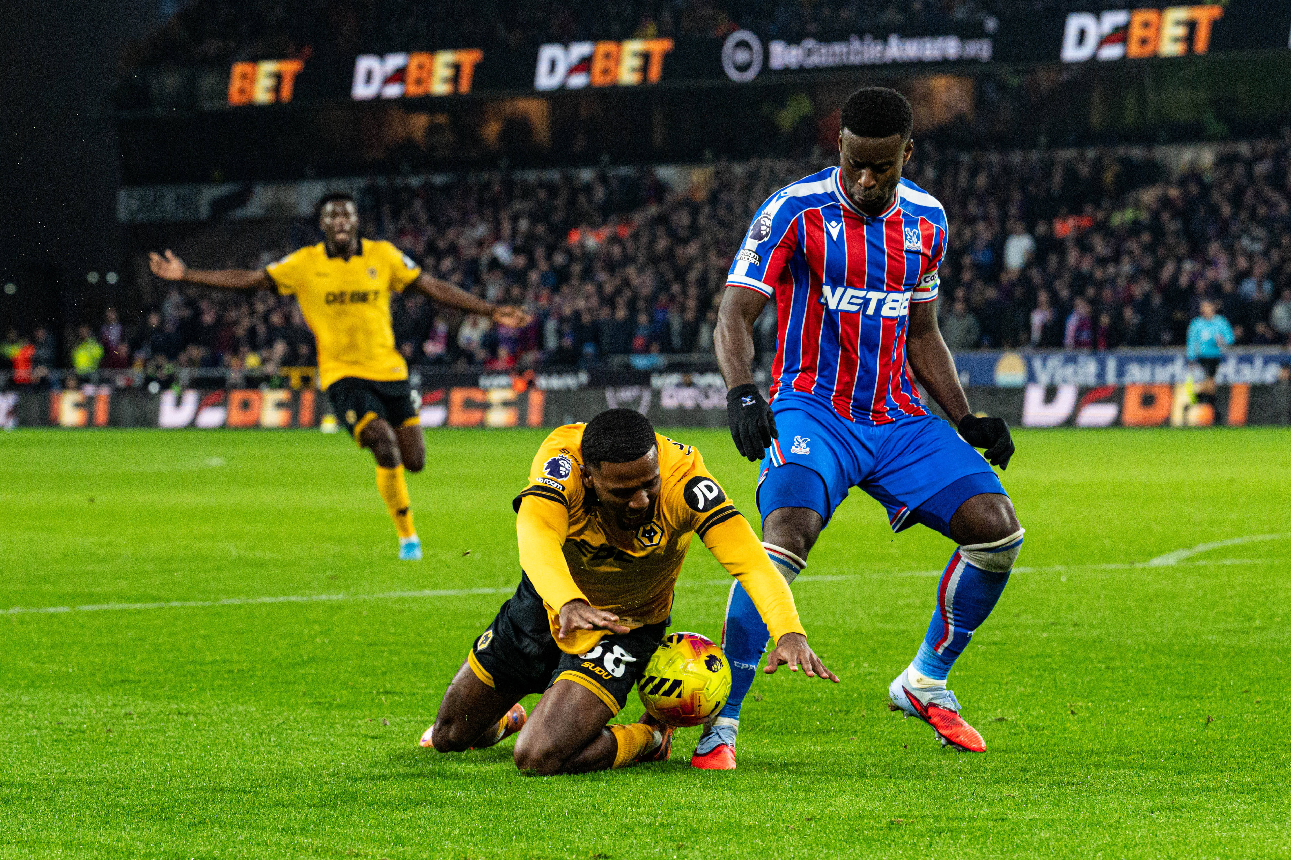 Wolves &ndash; Crystal Palace 0-2 pe VOYO! &bdquo;Lupii&rdquo;, făcuți KO de &bdquo;vulturi&rdquo;