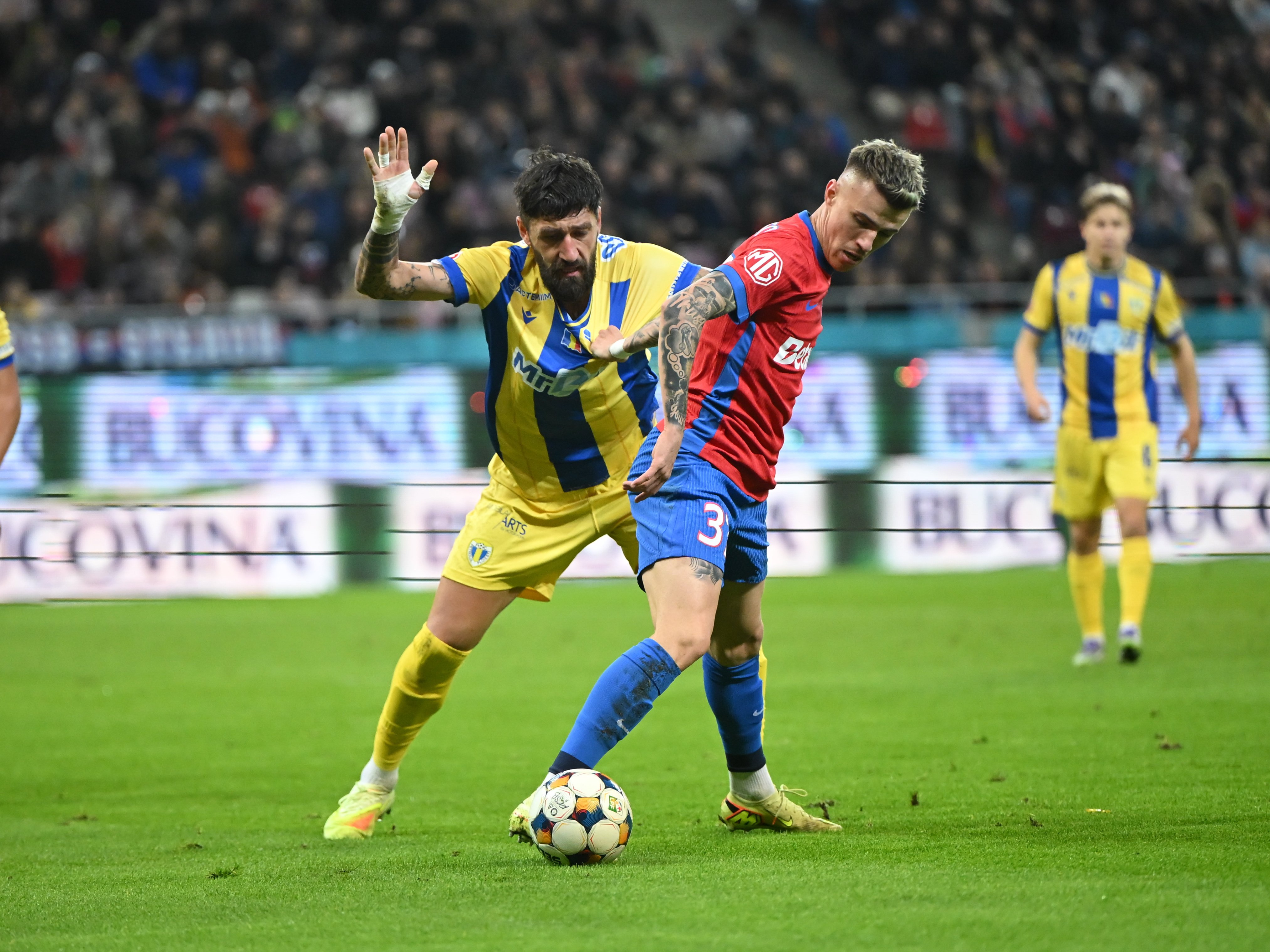 Nu a ezitat! Ce a ratat arbitrul partidei FCSB - Petrolul: &bdquo;Automat roșu&rdquo;