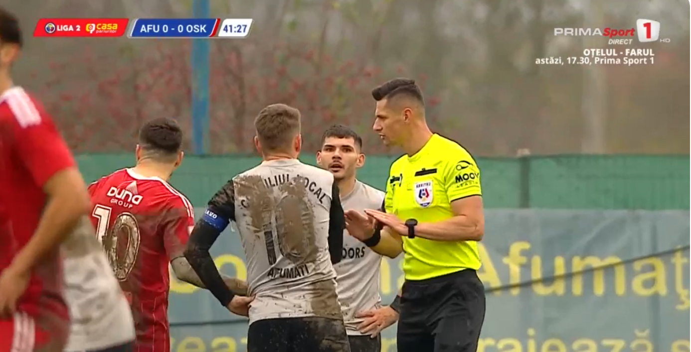 Fotbal &icirc;n mocirlă la CS Afumați - Sepsi OSK 2-2! Jucătorii s-au umplut de noroi la ultimul meci din Liga 2