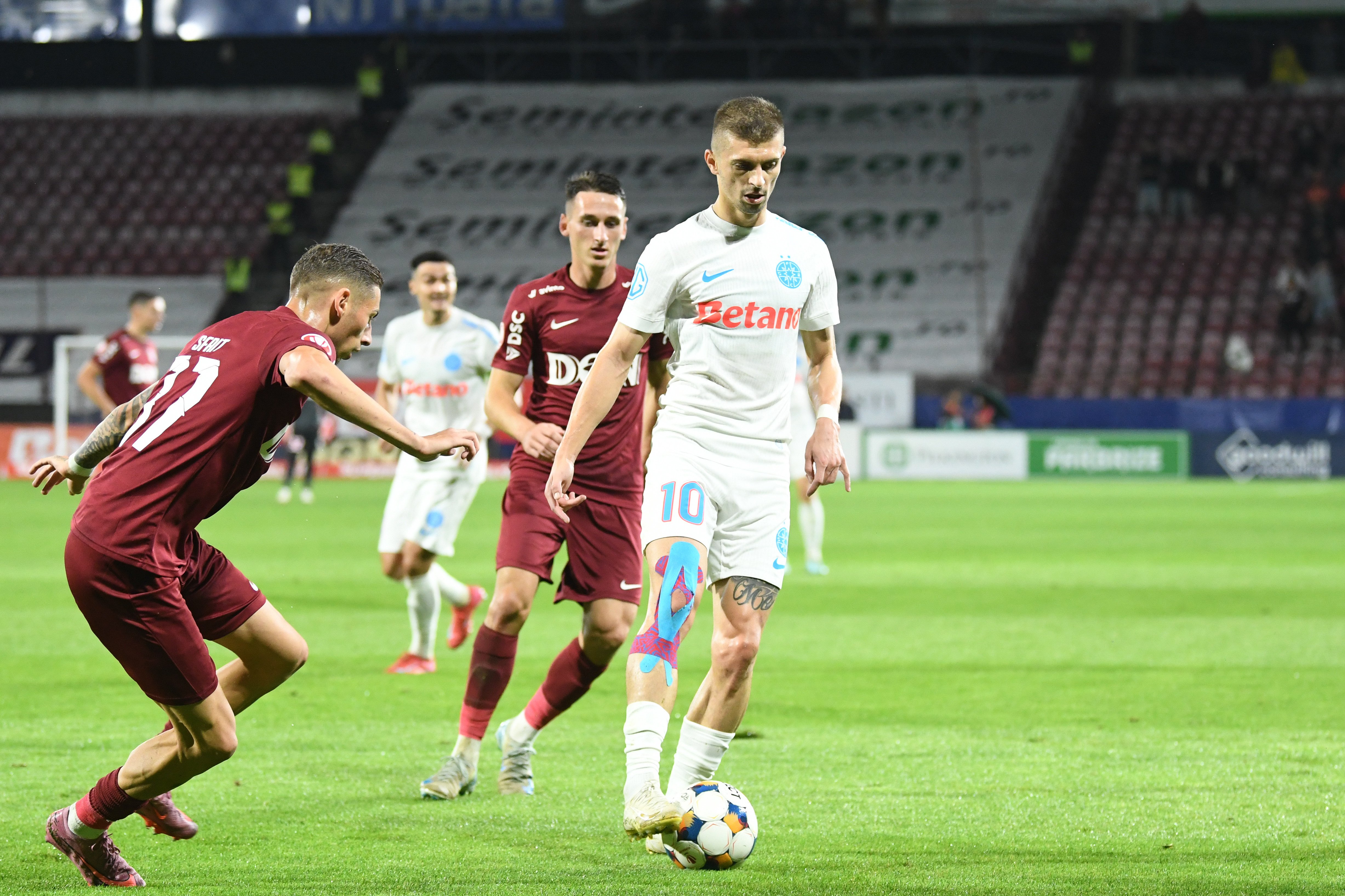 Predicție neașteptată &icirc;n lupta la play-off a fostului jucător de la FCSB: &bdquo;Le-aș da lor mai mari șanse&rdquo;