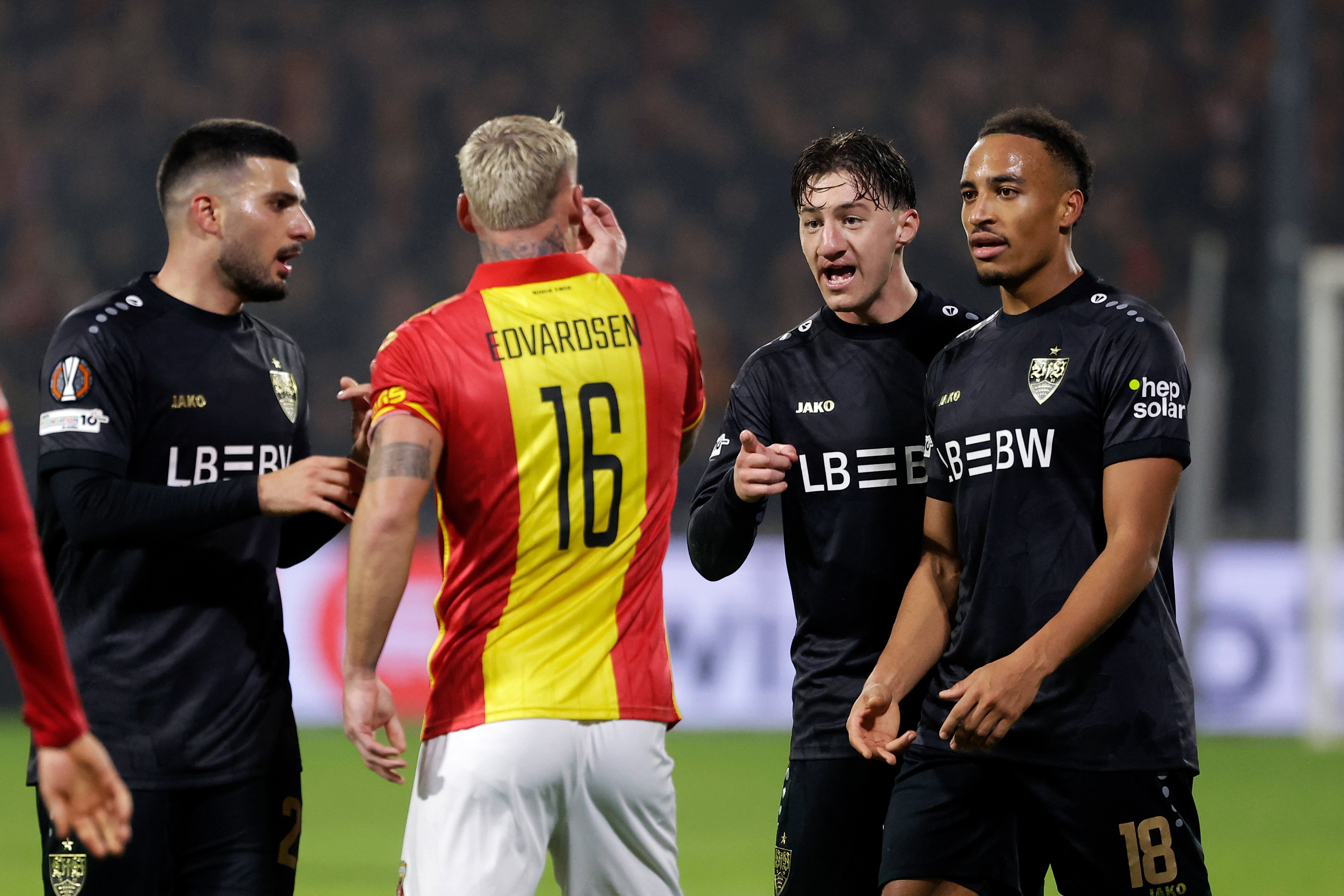 Scandal &icirc;n Europa League: și-a ironizat adversarul pentru aspectul fizic: Asta se numește bullying, clubul ar trebui să-l ia de urechi