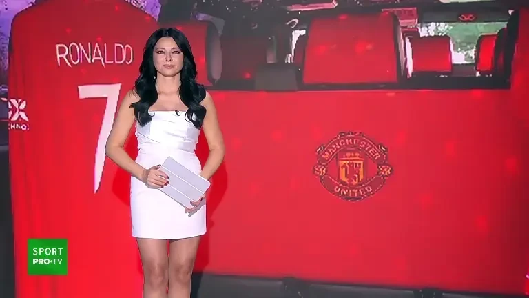 Fotbaliștii de la FCSB au dat autografe pe o mașină ce arată ca un muzeu pe roți dedicat lui Manchester United (28.11.2025)