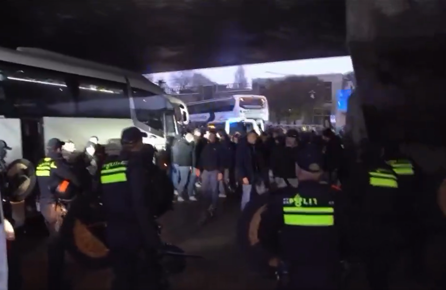 Bătuți cu bastoanele! Scene de coșmar la meciul fostei adversare a FCSB-ului: s-a depus pl&acirc;ngere la UEFA