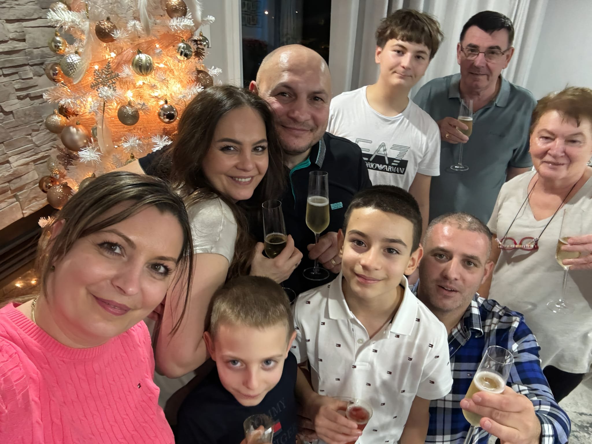 Viața lui Adrian Diaconu &icirc;n Canada: Mă pasionează domeniul &icirc;n care lucrez . Rechinul , emoționat de amintirile din box: &rdquo;Mă recunoaște lumea, n-am trecut degeaba prin viață