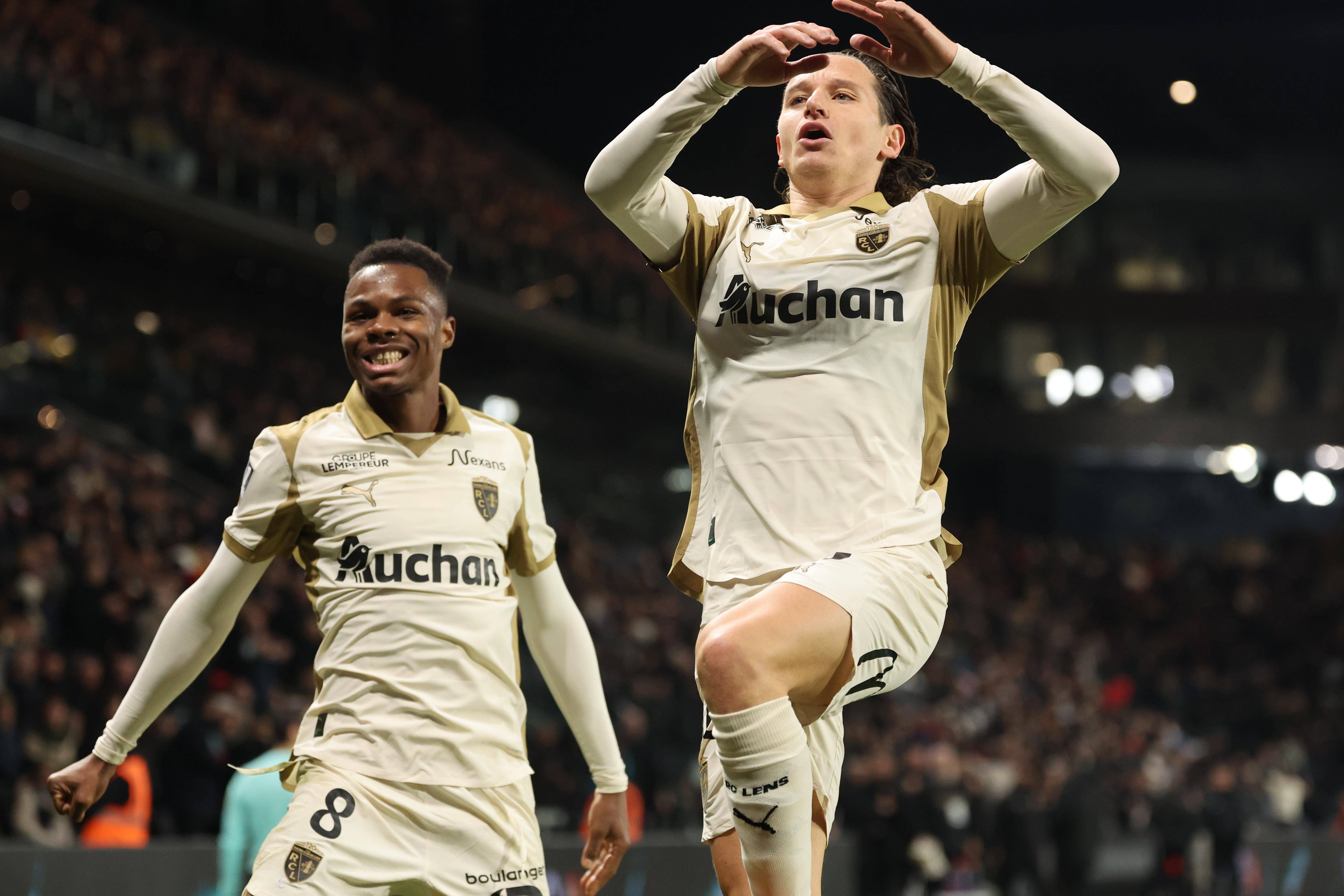 Cine a făcut-o lider &icirc;n Ligue 1 pe Lens! Dublă &icirc;n 2-1 cu Angers după două assist-uri &icirc;n 4-1 cu Monaco