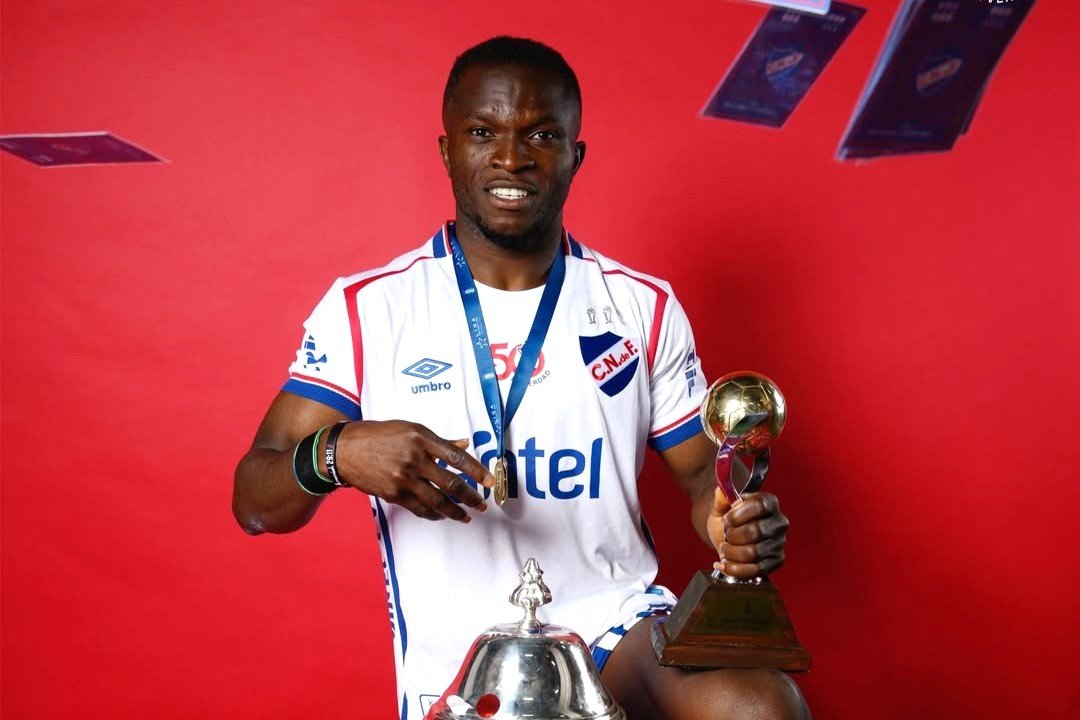 Un fotbalist nigerian a devenit erou &icirc;n Uruguay, deși a marcat două goluri tot sezonul