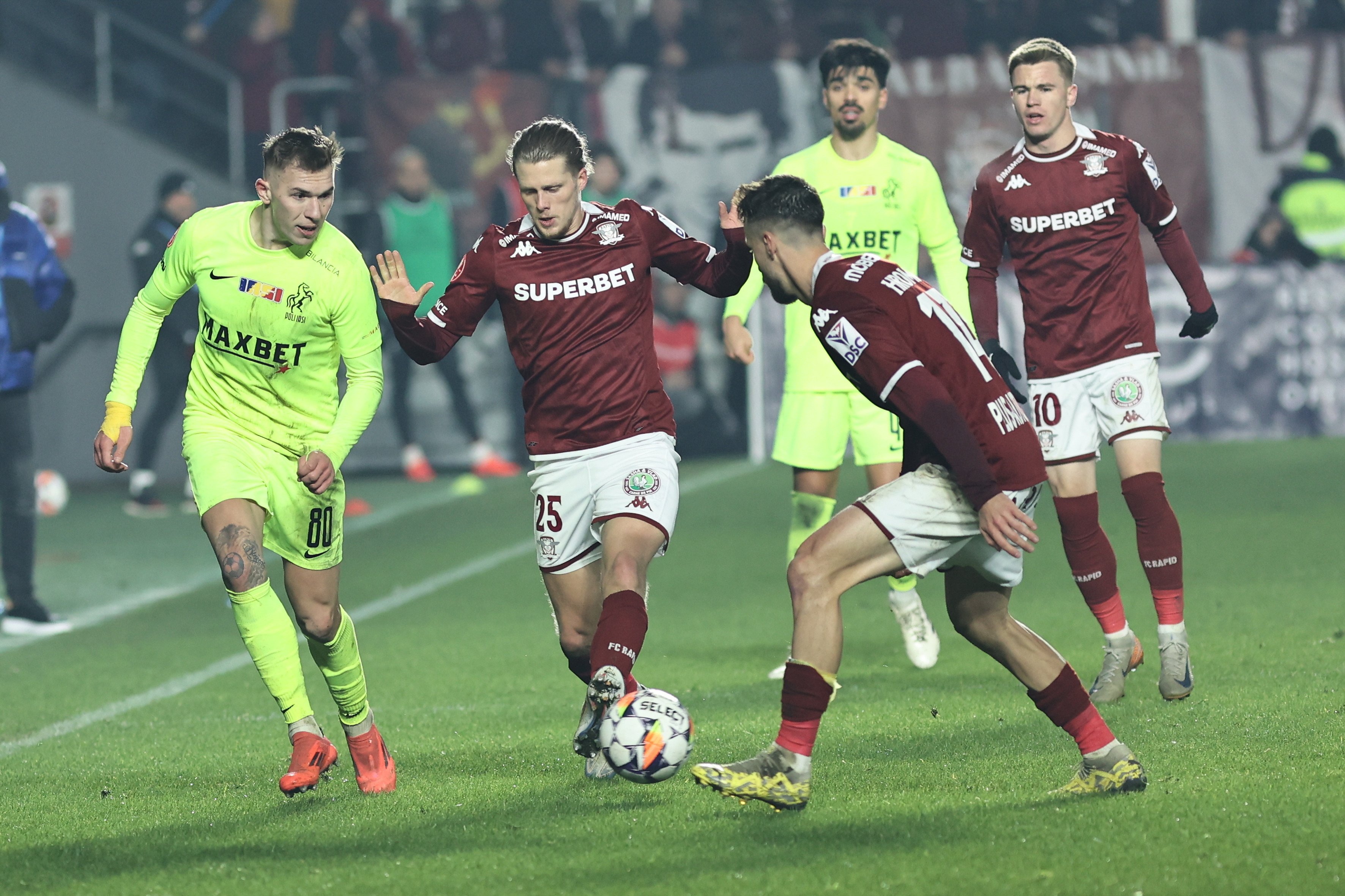 Revenire neașteptată &icirc;n Superliga! FC Argeș &icirc;i dă o nouă lovitură Rapidului și semnează cu fostul jucător din Giulești