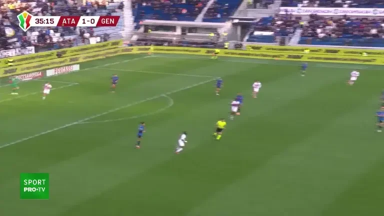 Atalanta - Genoa | Min. 36: Genoa, în zece! Bellanova avansează spre poartă, Fini faultează din postura de ultim apărător, iar arbitrul scoate direct cartonașul roșu.